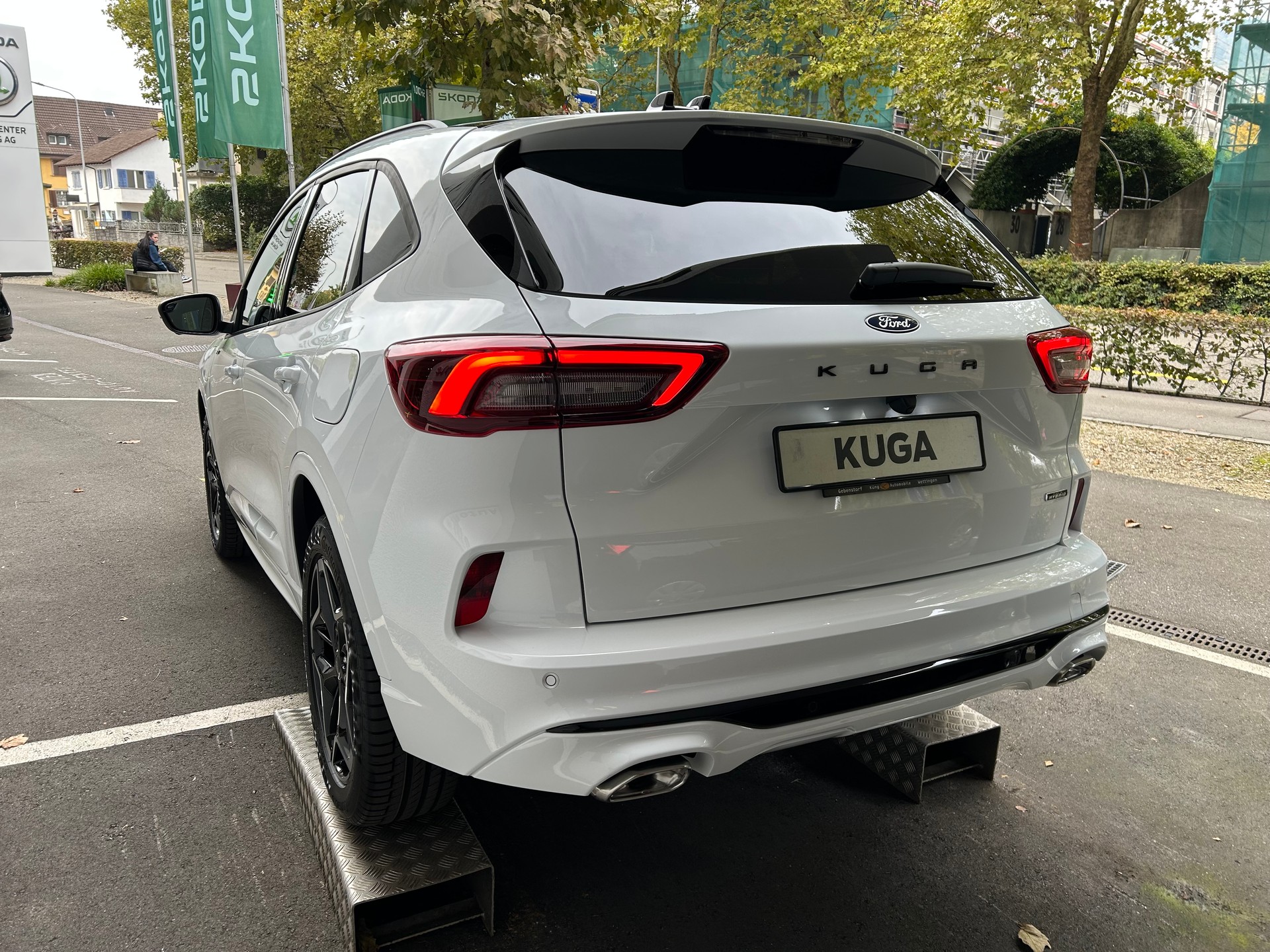 FORD Kuga 2.5 PHEV ST-Line X FWD-image-3