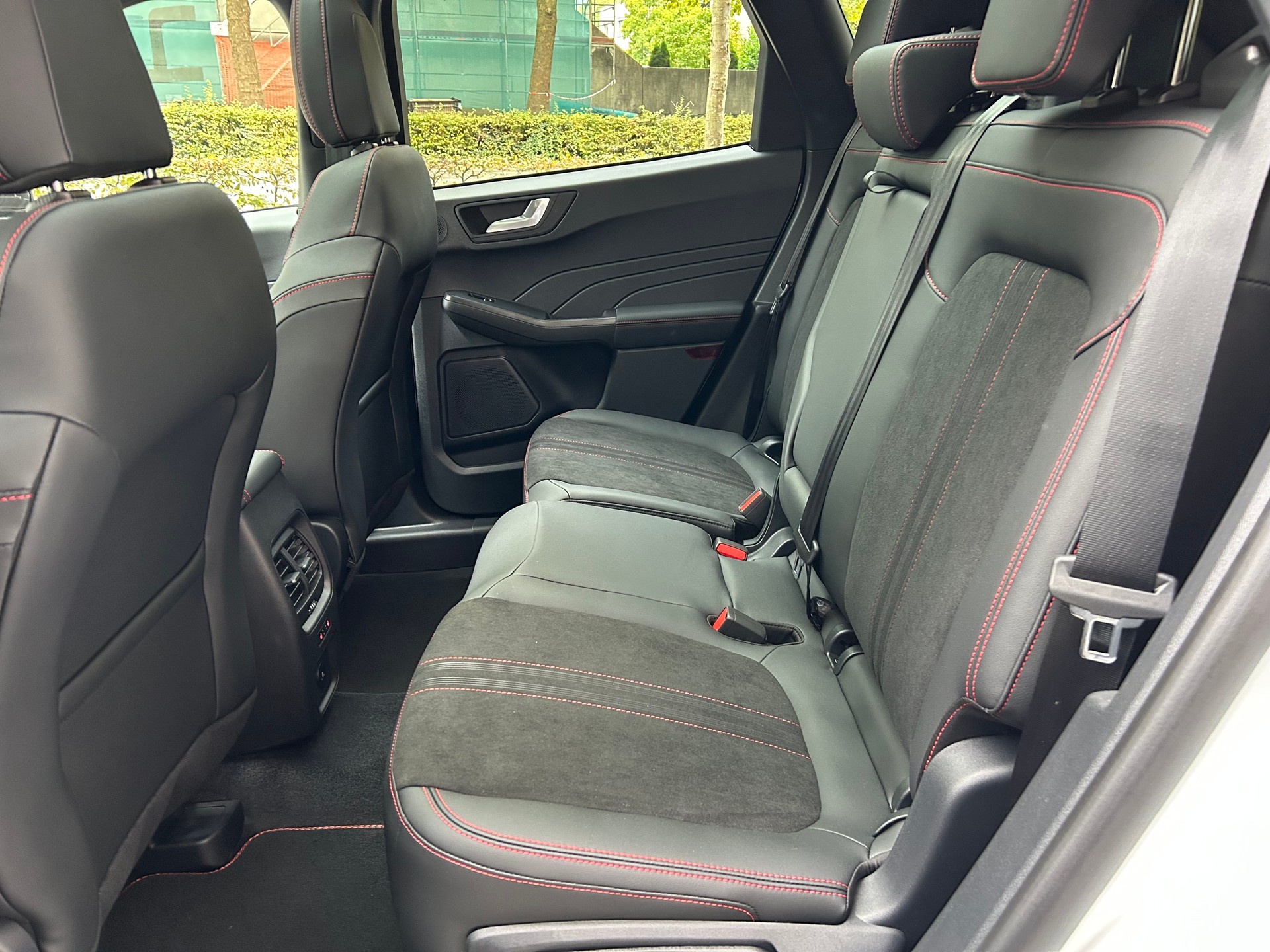 FORD Kuga 2.5 PHEV ST-Line X FWD-image-13