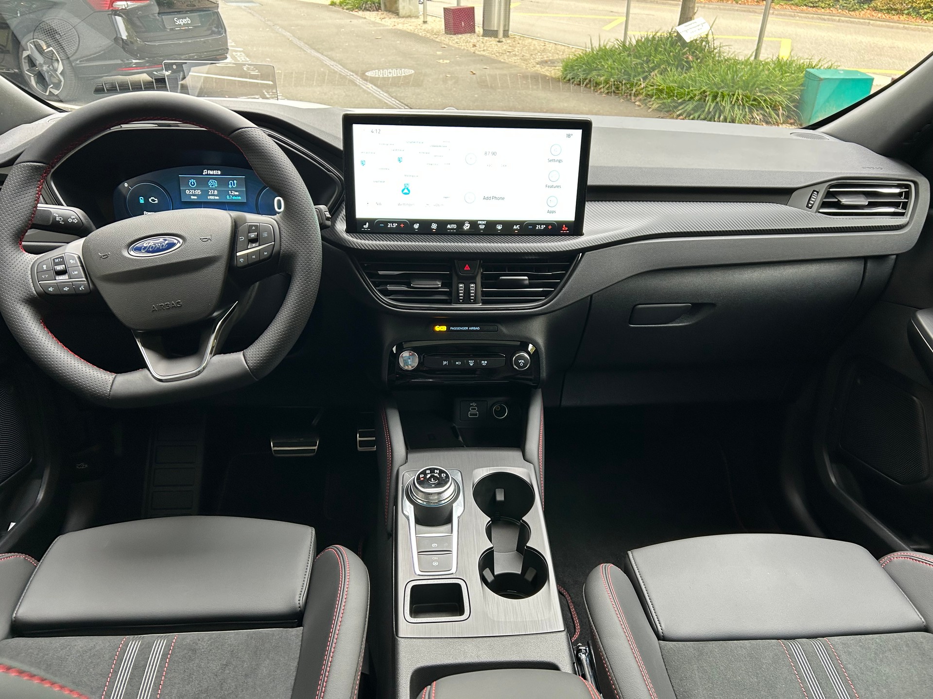 FORD Kuga 2.5 PHEV ST-Line X FWD-image-8