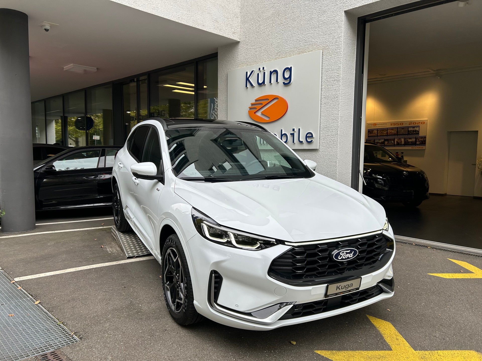 FORD Kuga 2.5 PHEV ST-Line X FWD-image-0