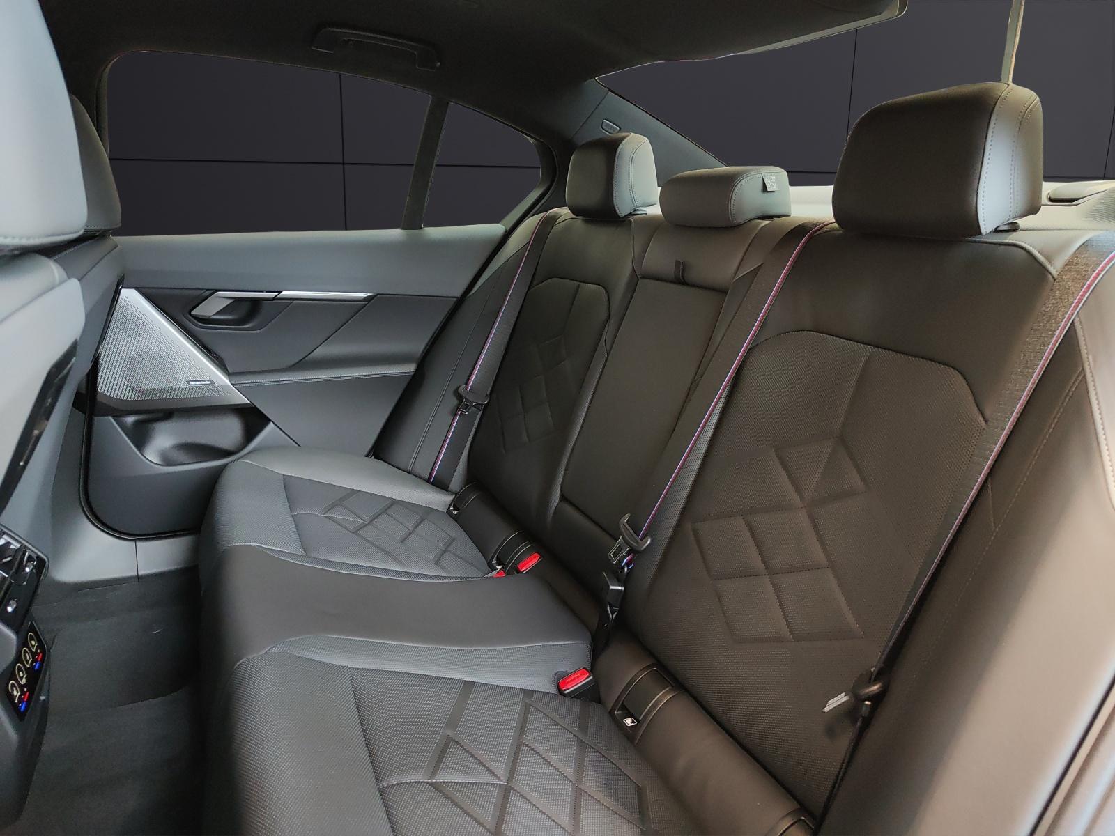 BMW 550e xDrive-image-19