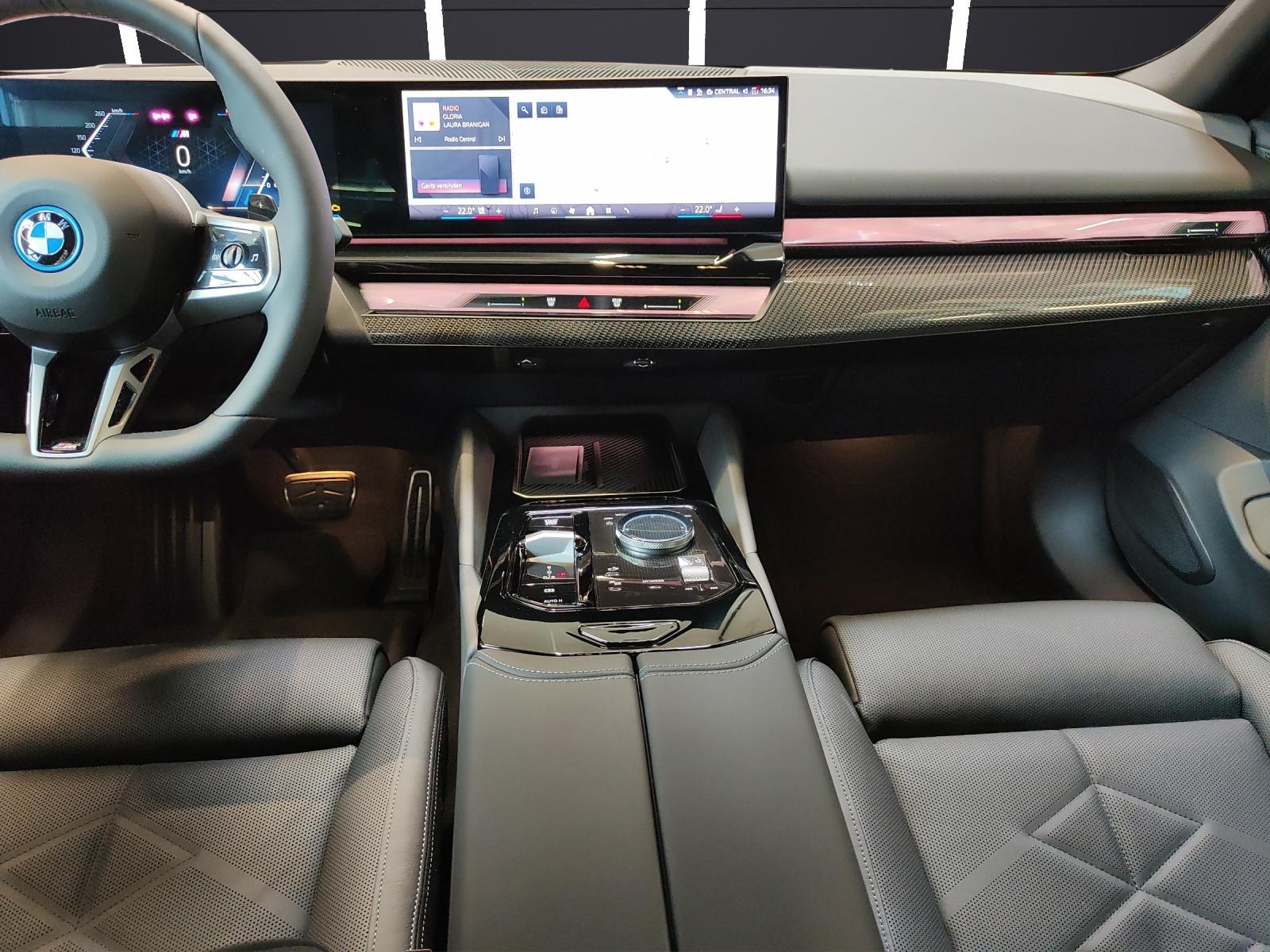 BMW 550e xDrive-image-14
