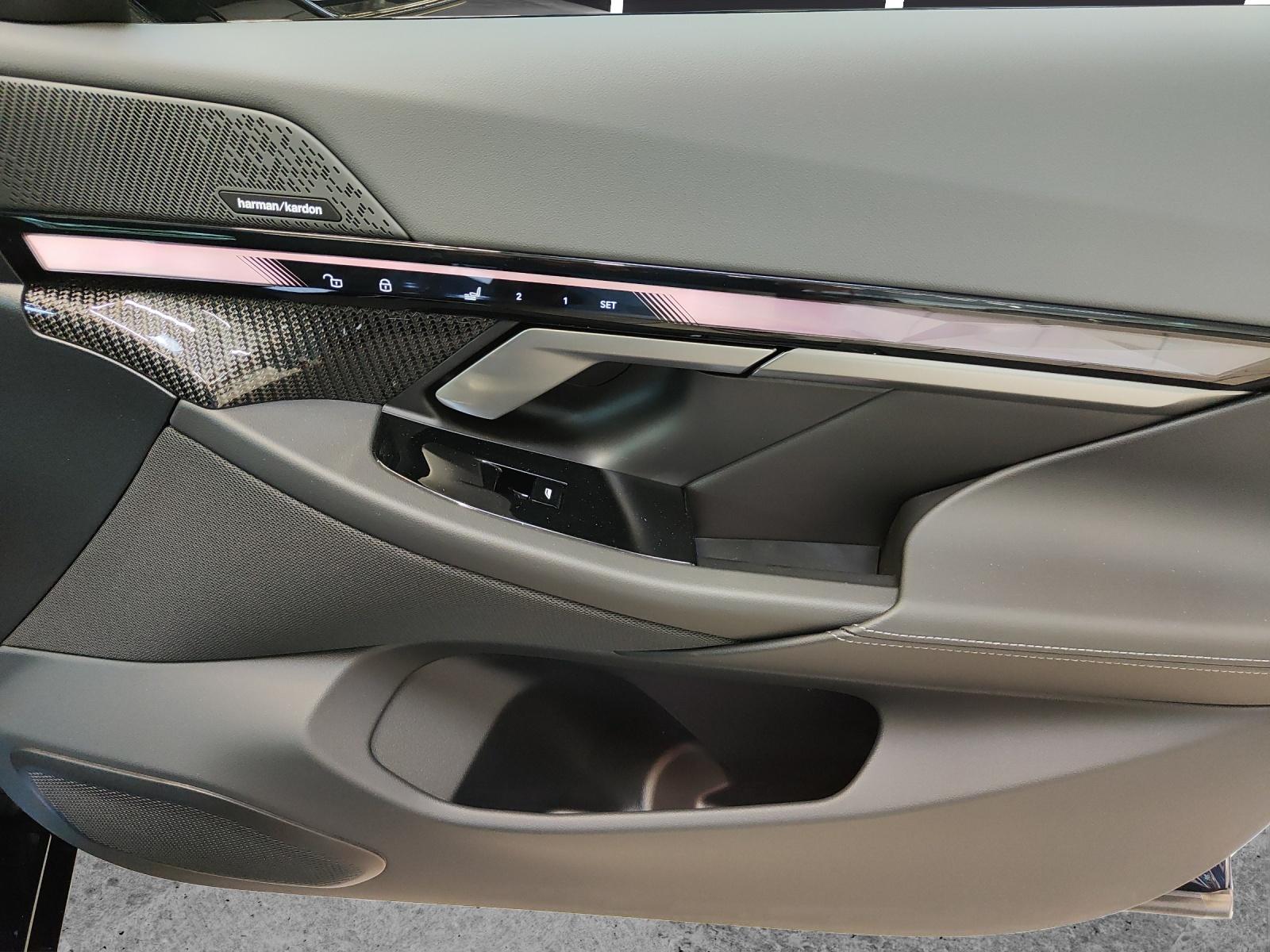 BMW 550e xDrive-image-20
