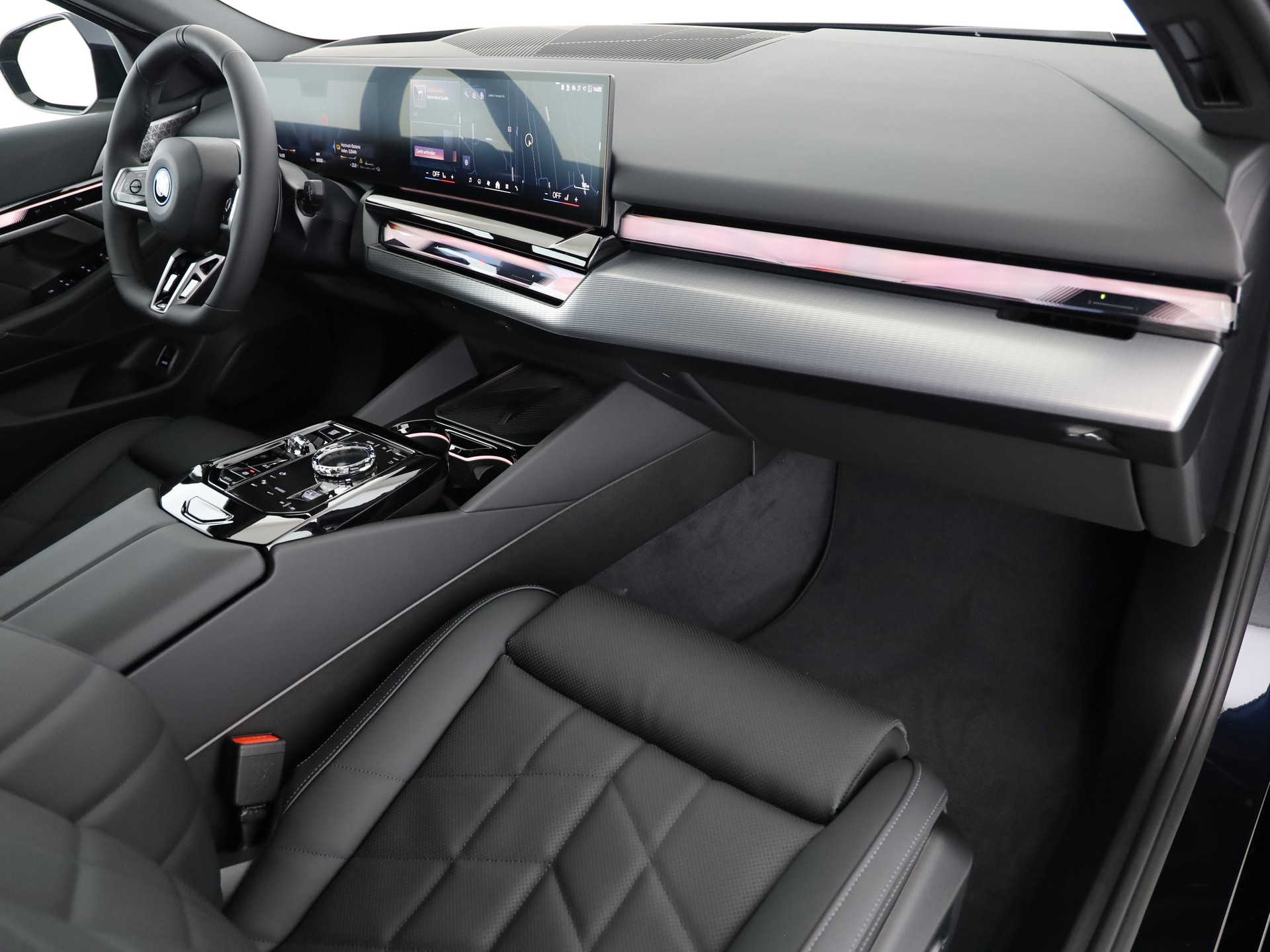 BMW 550e xDr M Sport Pro Tour-image-21