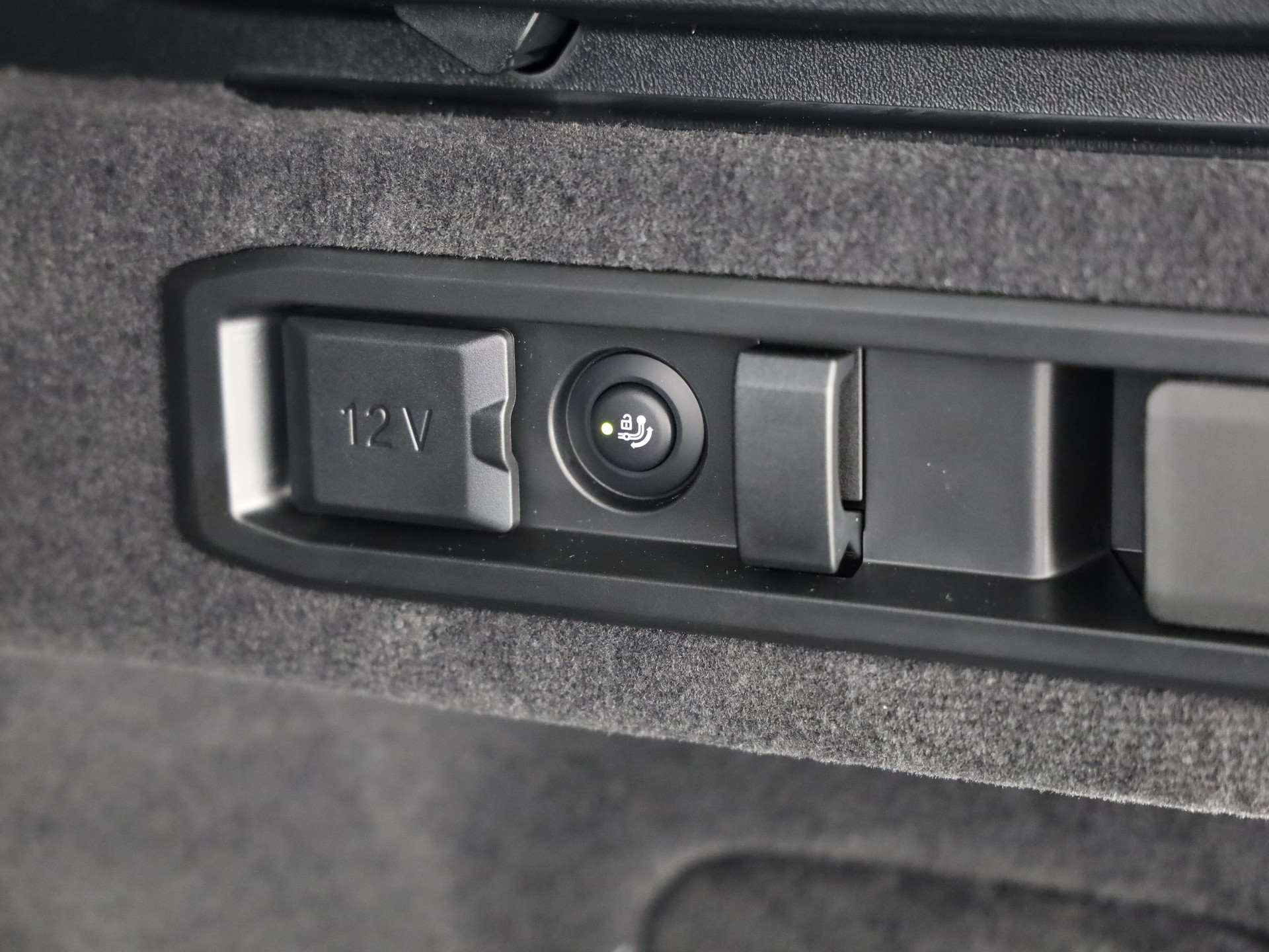 BMW 550e xDr M Sport Pro Tour-image-15
