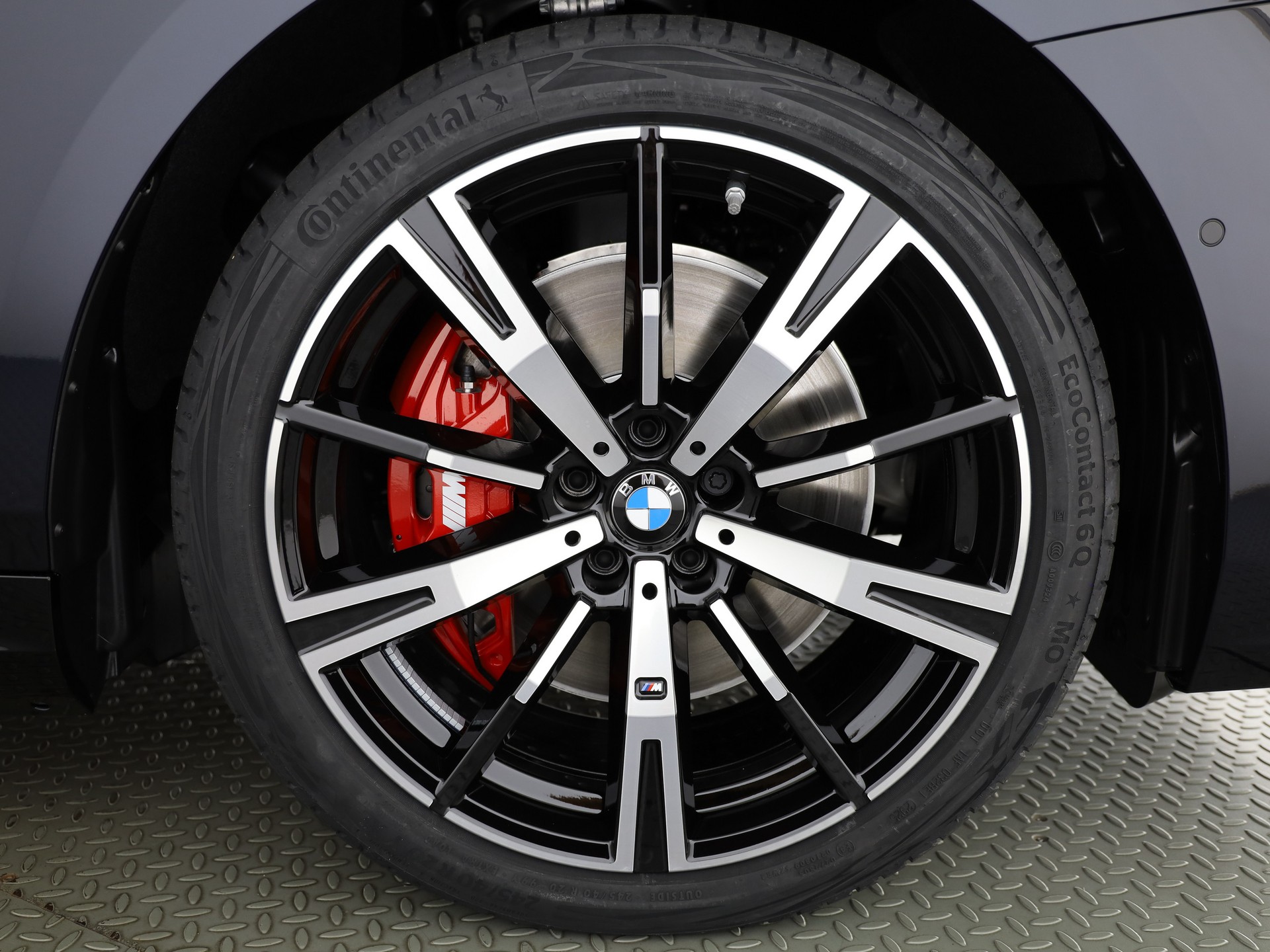 BMW 550e xDr M Sport Pro Tour-image-12