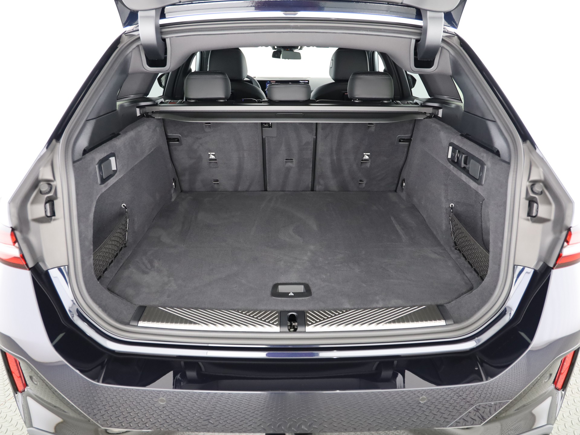 BMW 550e xDr M Sport Pro Tour-image-14