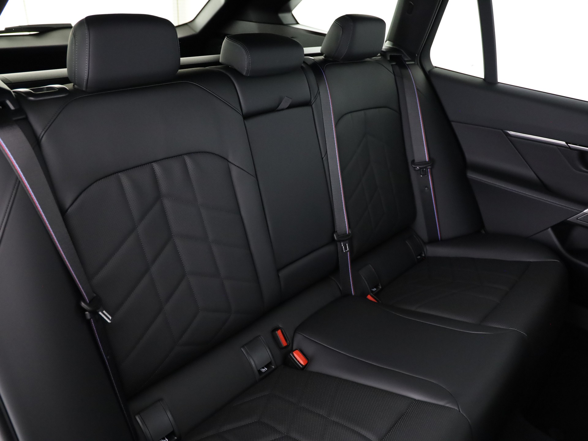 BMW 550e xDr M Sport Pro Tour-image-5
