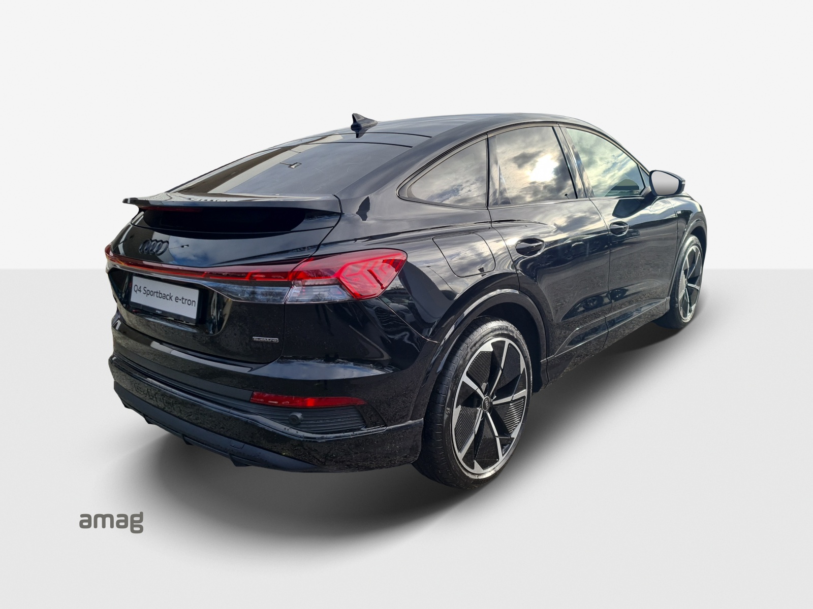 AUDI Q4 Sportback e-tron 50 quattro-image-4