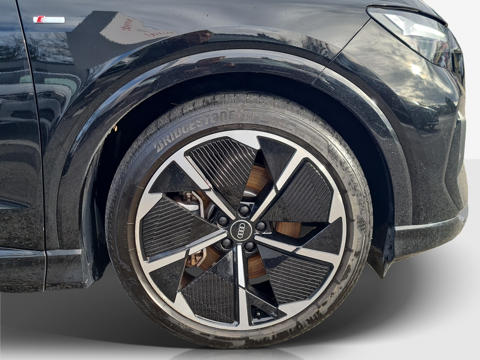 AUDI Q4 Sportback e-tron 50 quattro-image-11