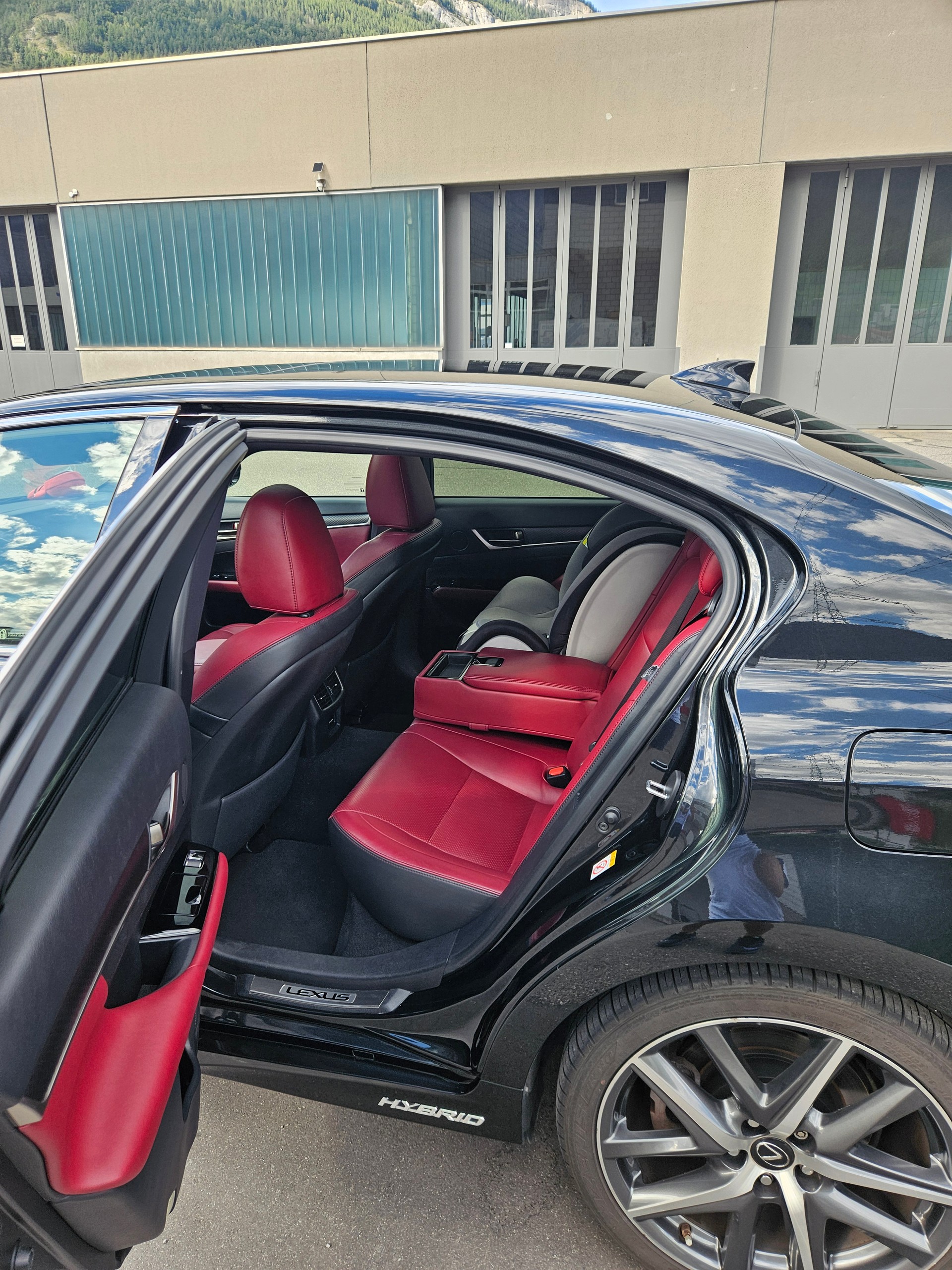 LEXUS GS 450h F-Sport Automatic-image-13