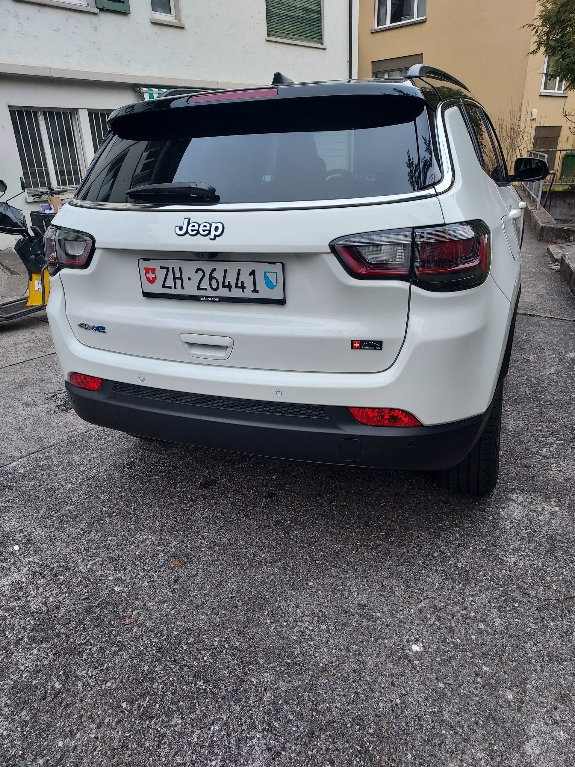 JEEP Compass 1.3 T PHEV Swiss Limited Plus AWD-image-1