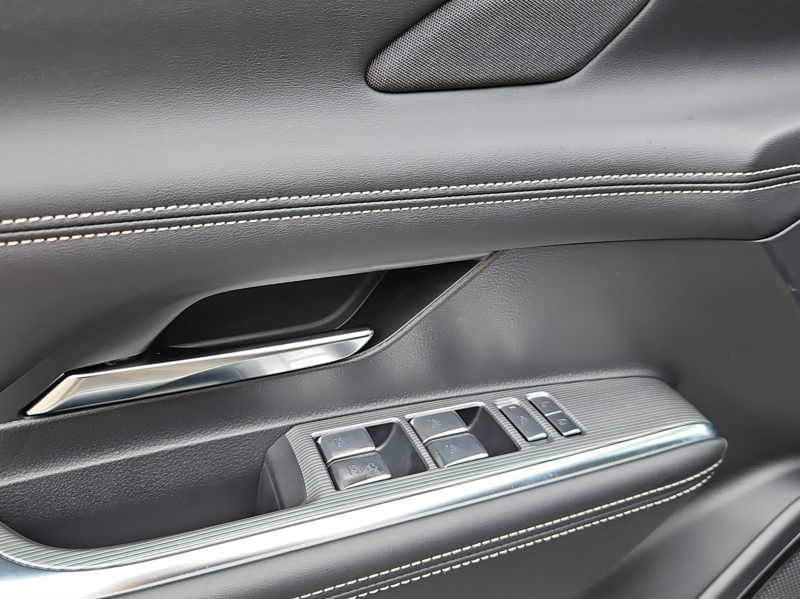 MAZDA 6e 245 80kWh Takumi-image-5