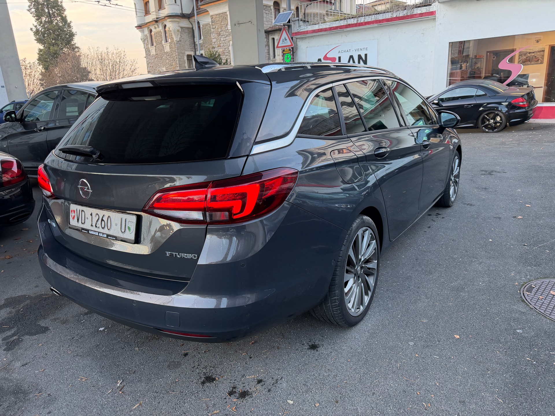 OPEL Astra Sports Tourer 1.6 CDTi BiTurbo Dynamic-image-3