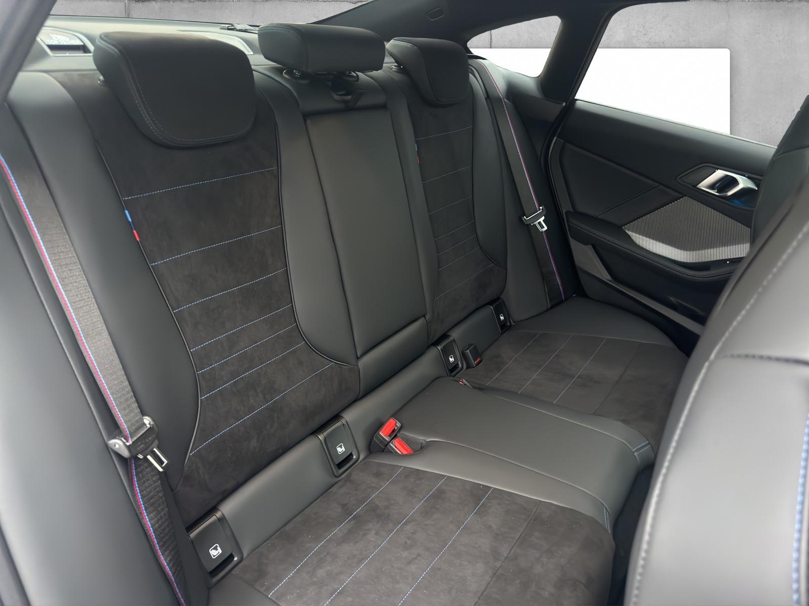 BMW M235i xDrive Gran Coupé M Sport Pro-image-12