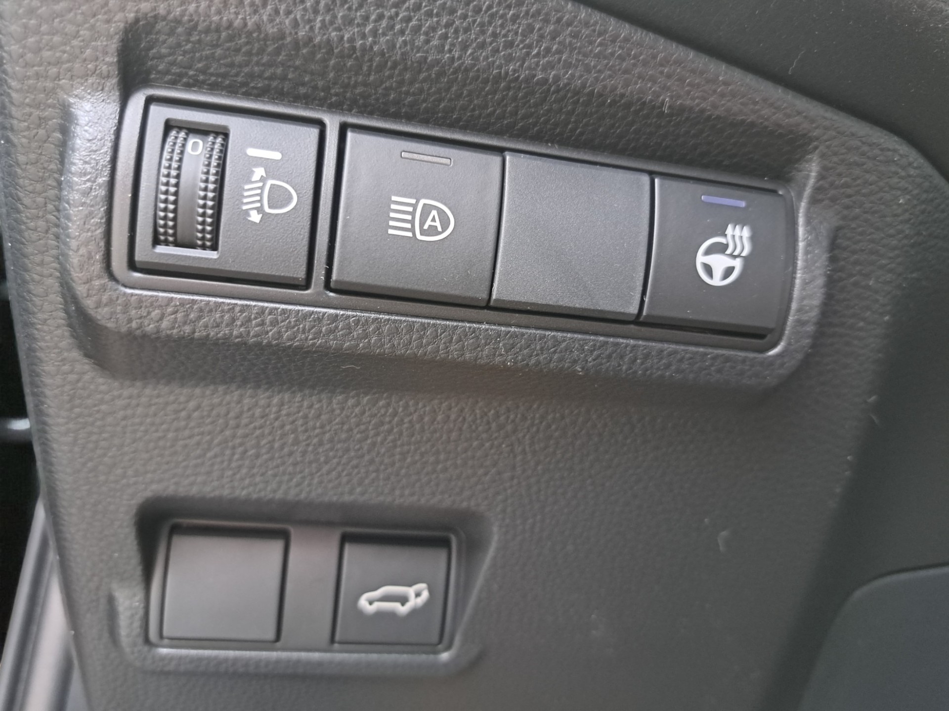TOYOTA Corolla Cross 2.0 4WD Trend e-CVT-image-13