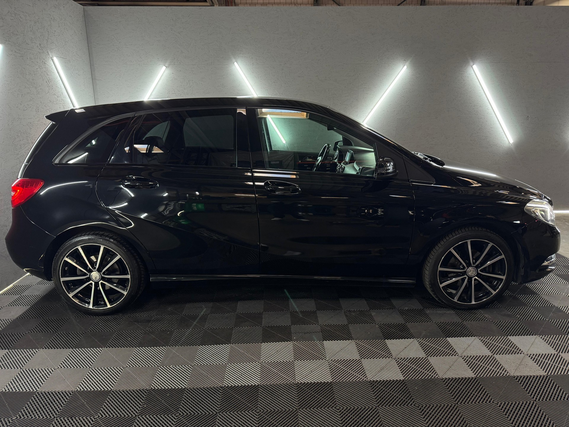 MERCEDES-BENZ B 200 7G-DCT-image-3