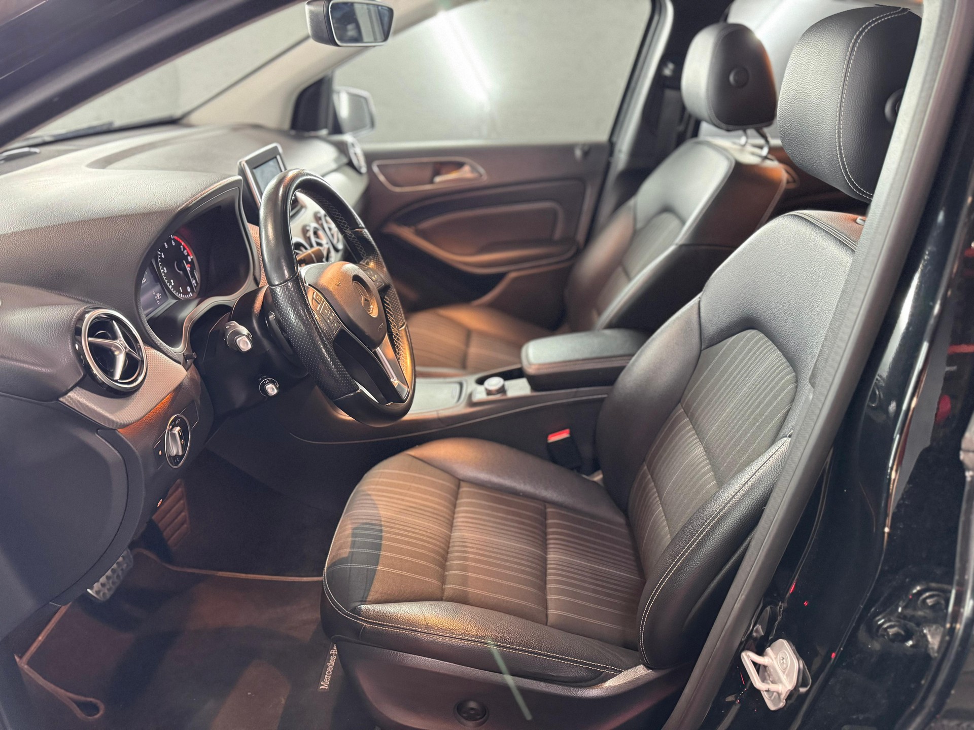 MERCEDES-BENZ B 200 7G-DCT-image-7