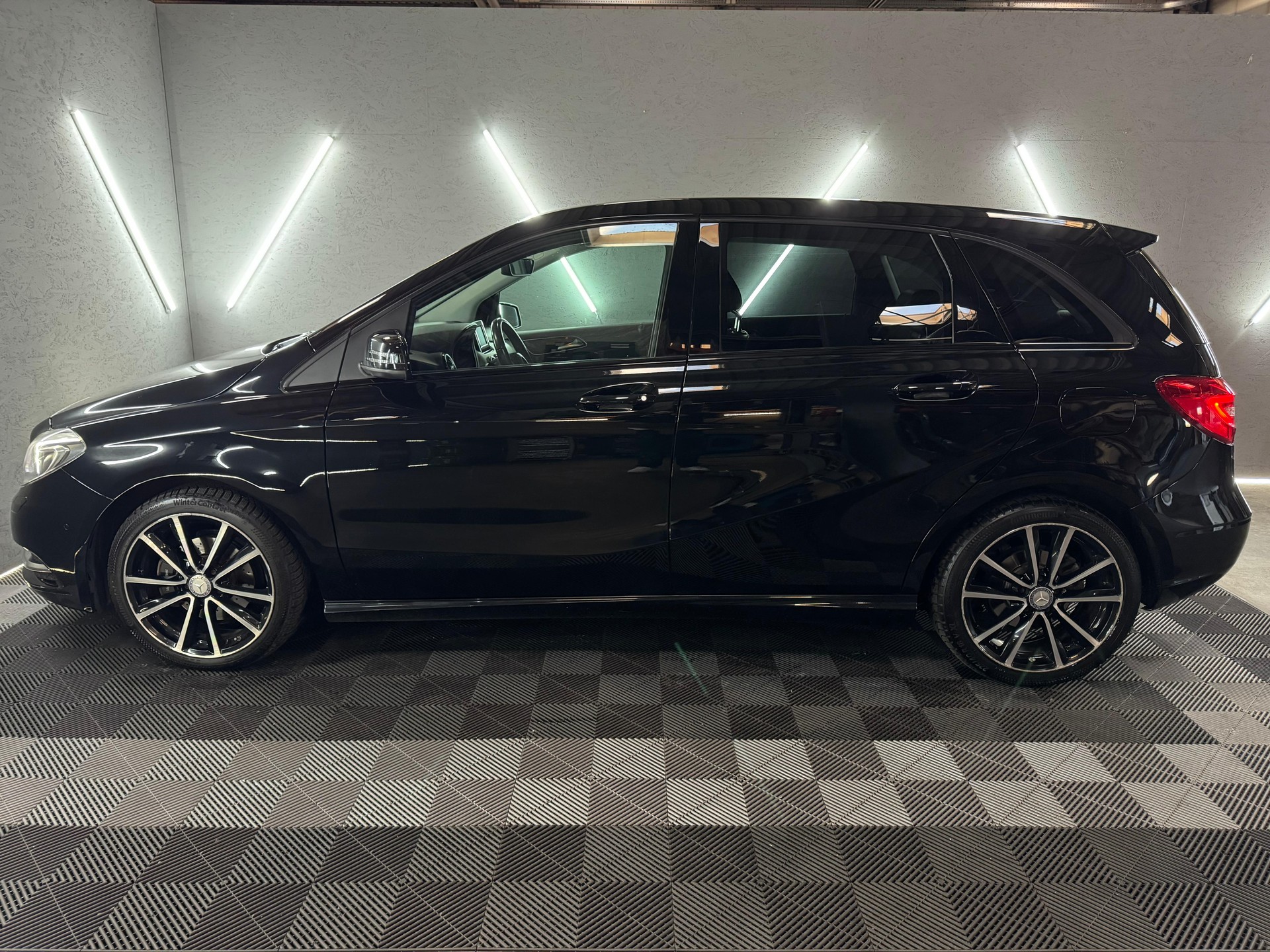 MERCEDES-BENZ B 200 7G-DCT-image-4