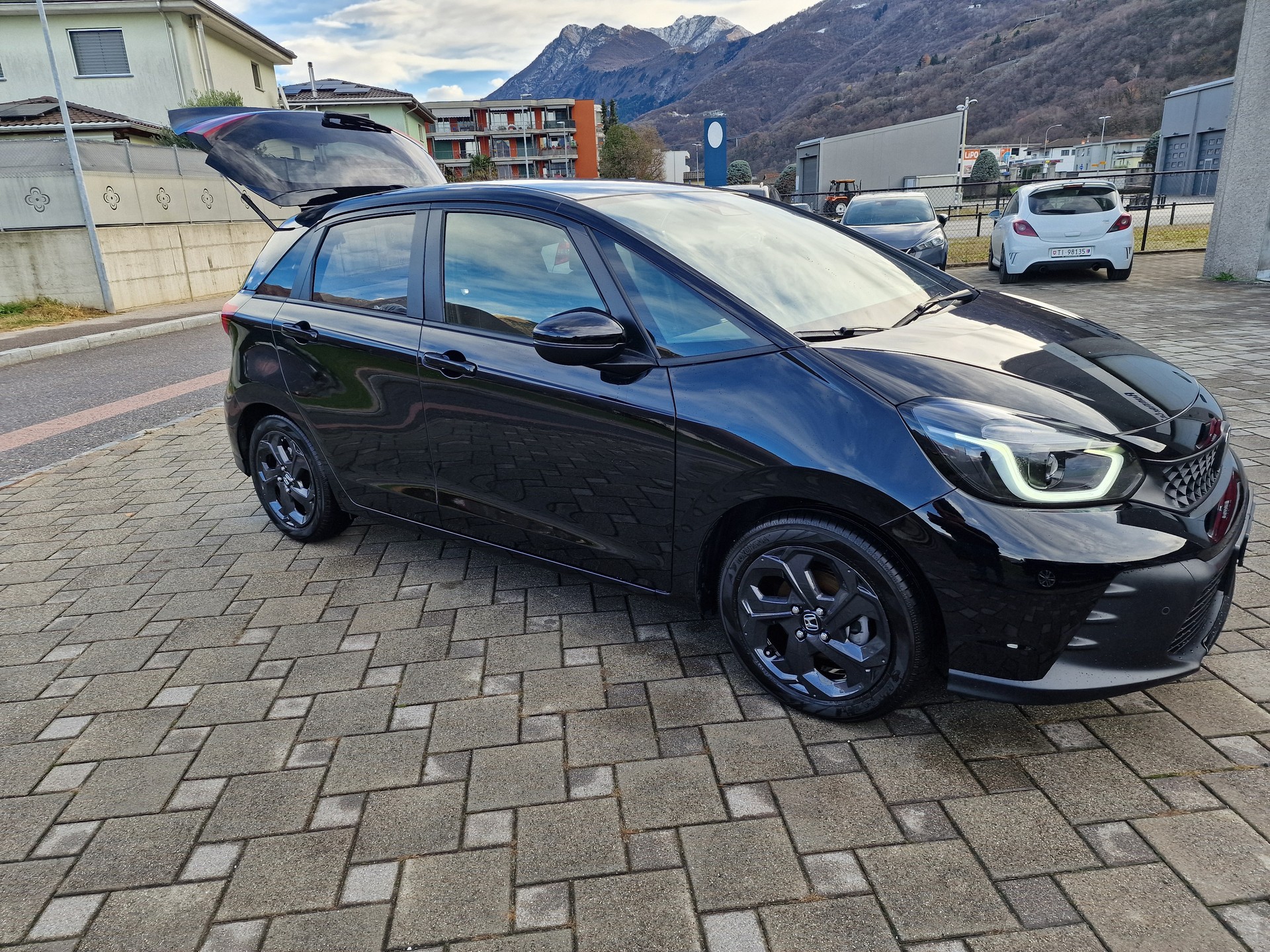 HONDA Jazz 1.5i-MMD Advance E-CVT-image-3