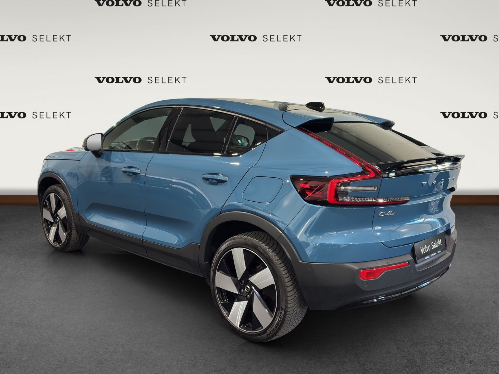 VOLVO C40 E80 Ultimate AWD-image-2