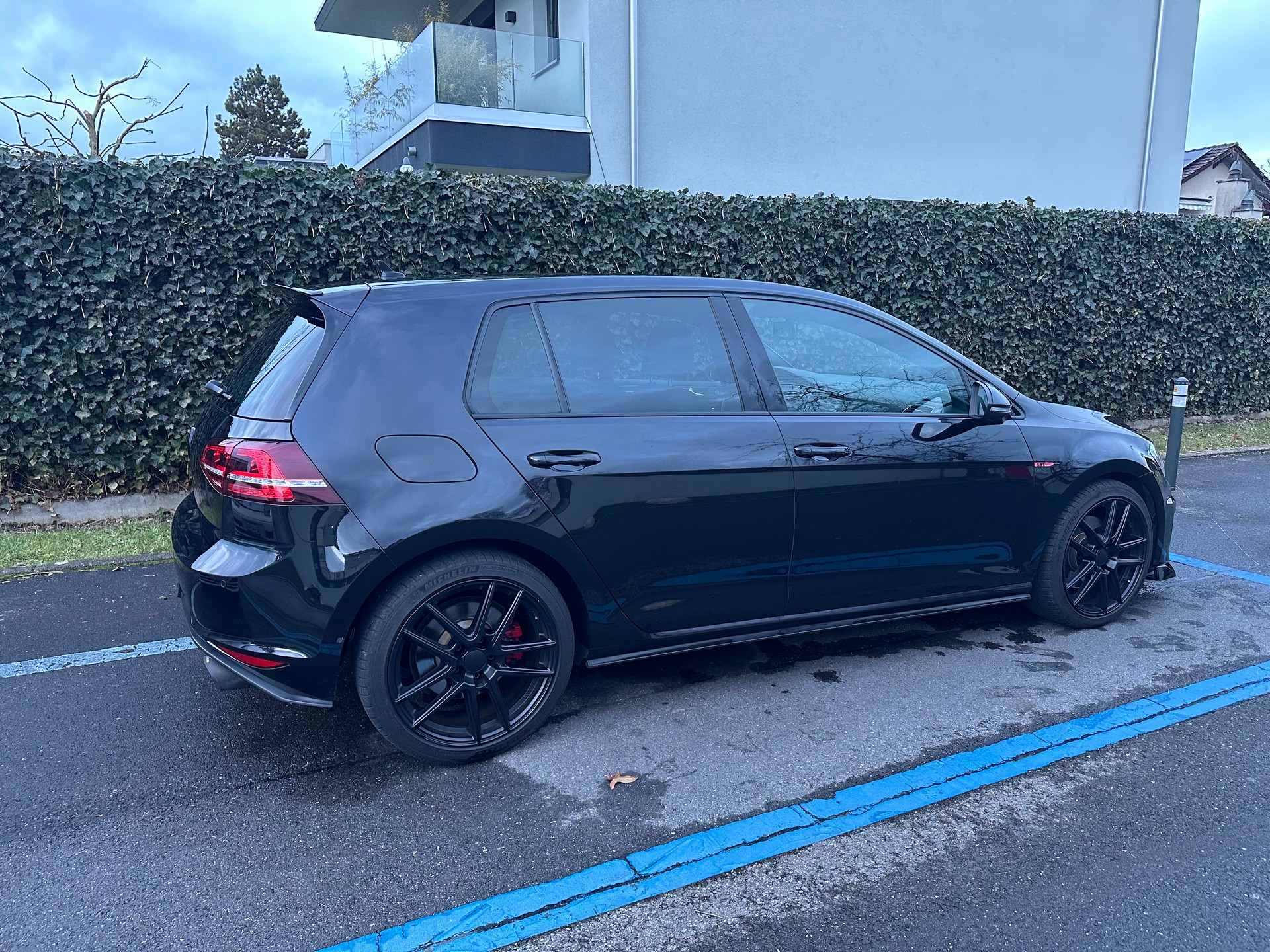 VW Golf 2.0 TSI GTI-image-3