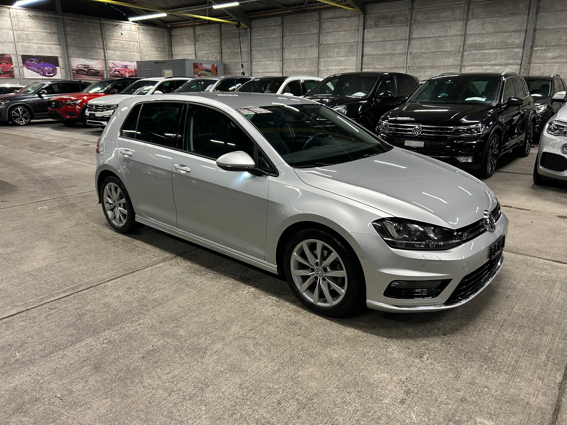 VW Golf 1.2 TSI R-LINE DSG-image-1