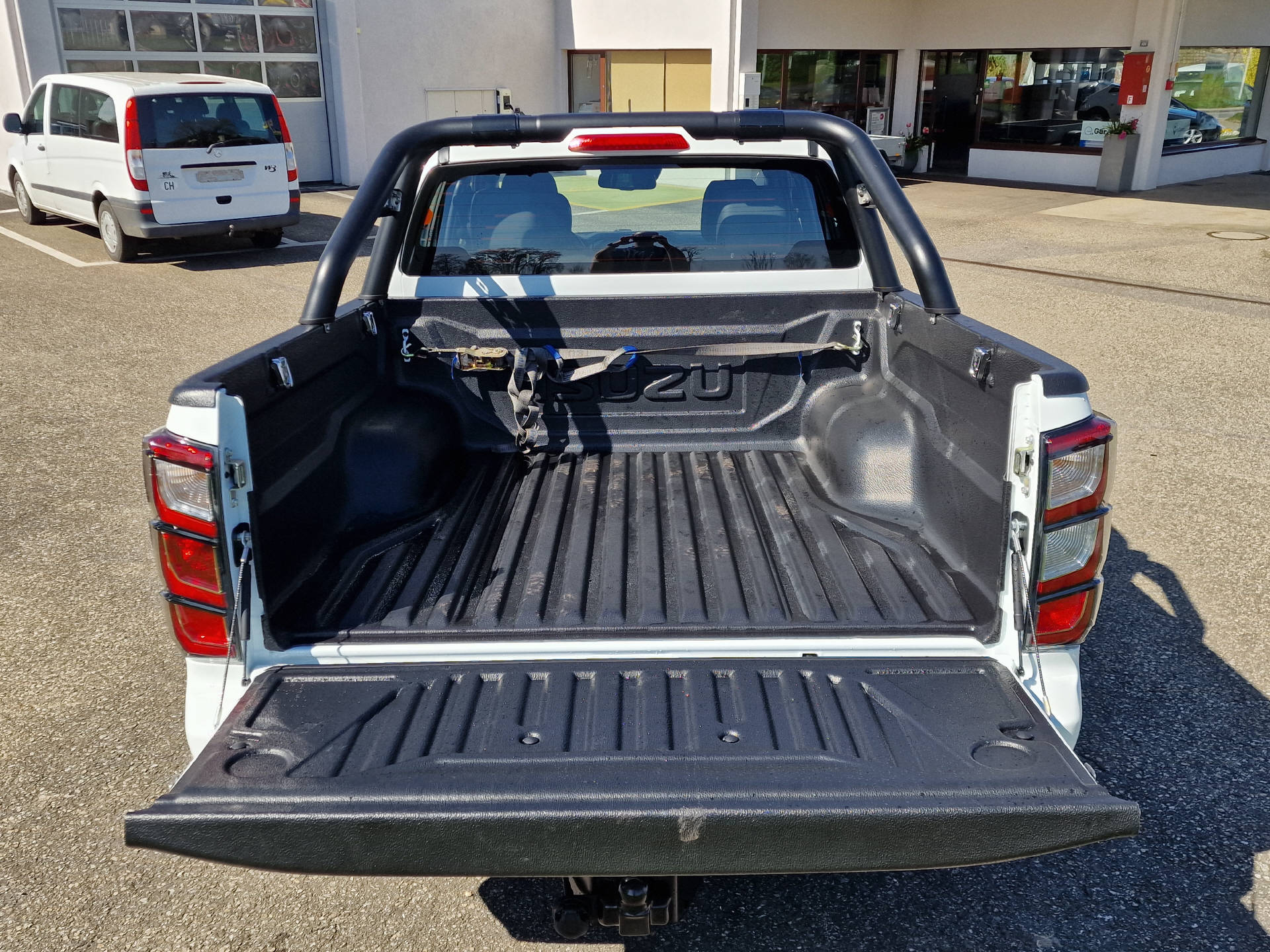 ISUZU D-Max Crew Pick-up 1.9 DDi N60 Nitro Sport 4x4-image-17