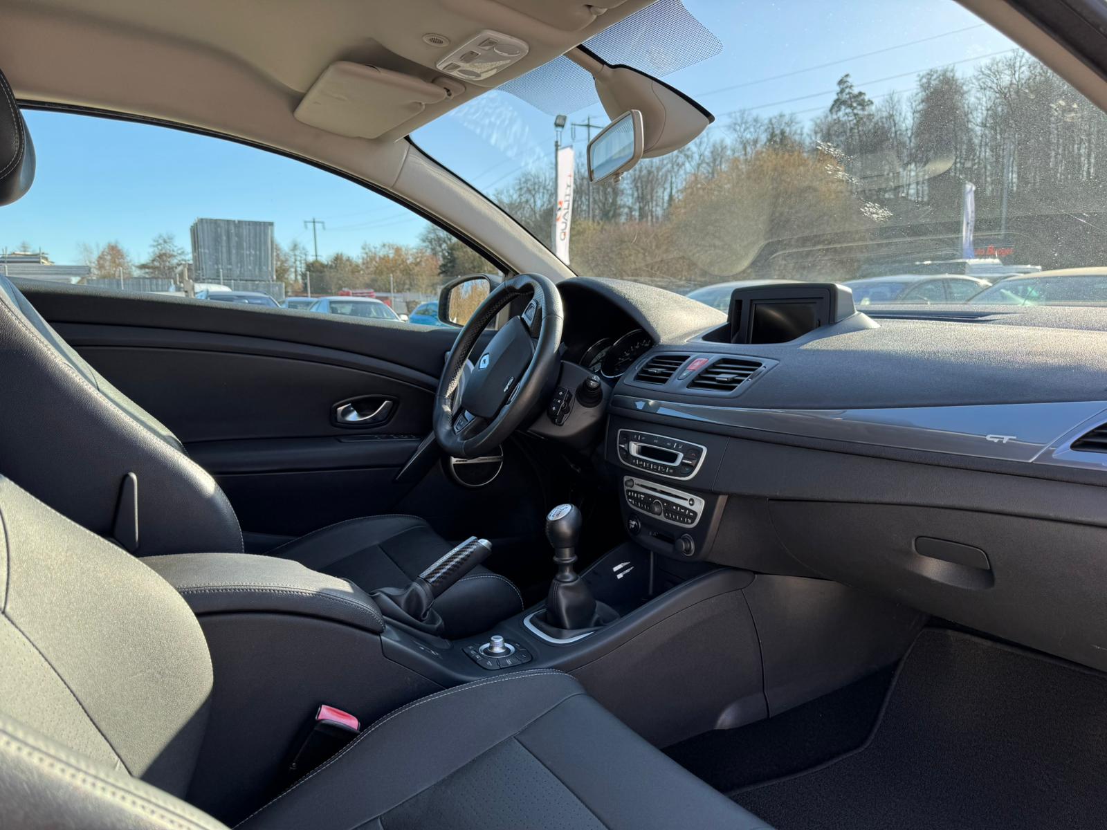 RENAULT Mégane Coupé 2.0 16V Turbo GT-image-12