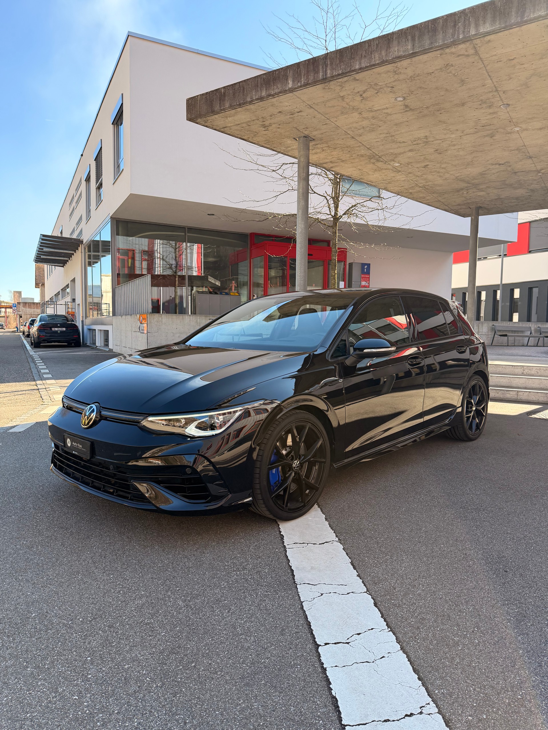 VW Golf 2.0 TSI R DSG 4Motion-image-8