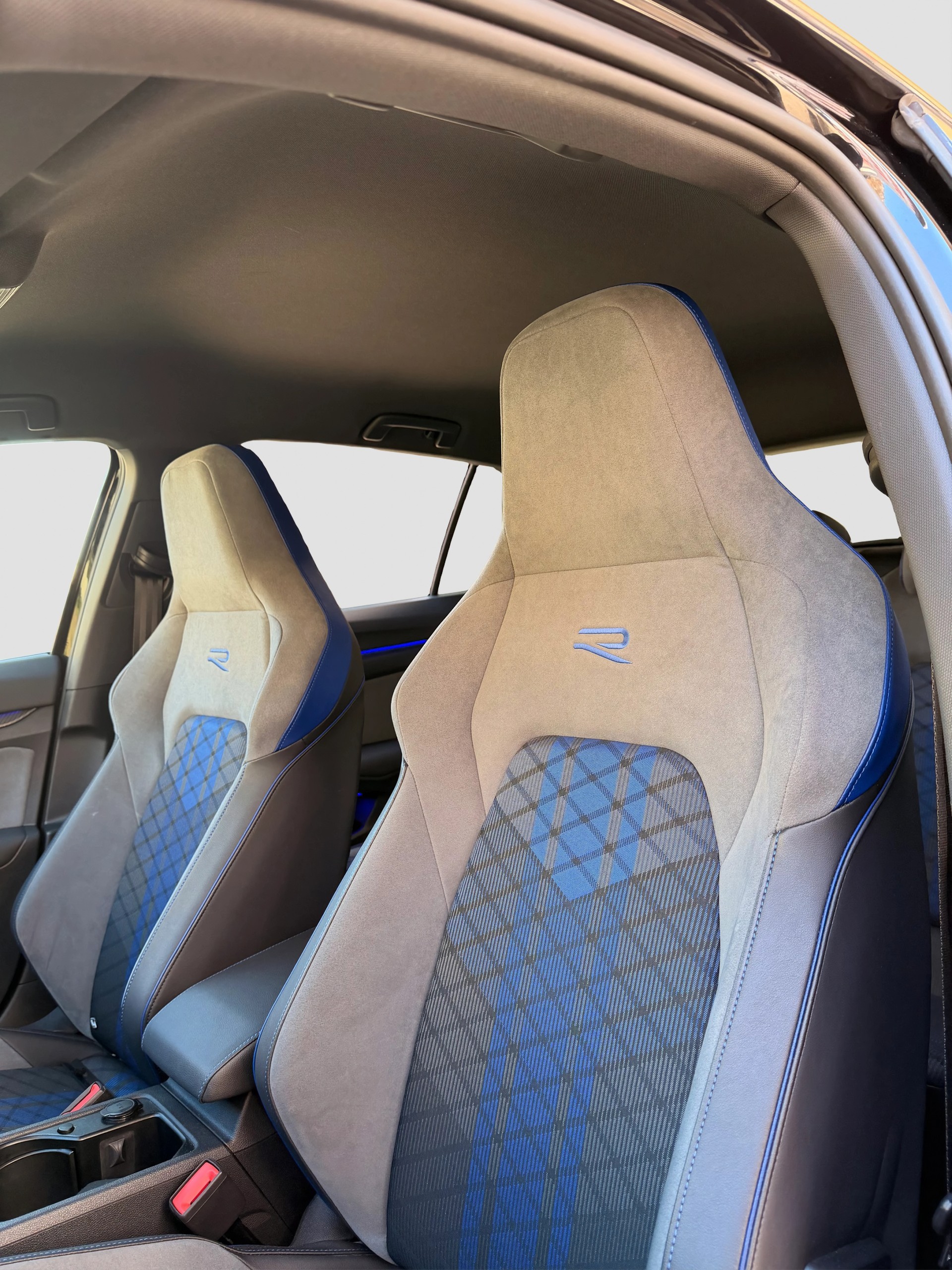VW Golf 2.0 TSI R DSG 4Motion-image-11