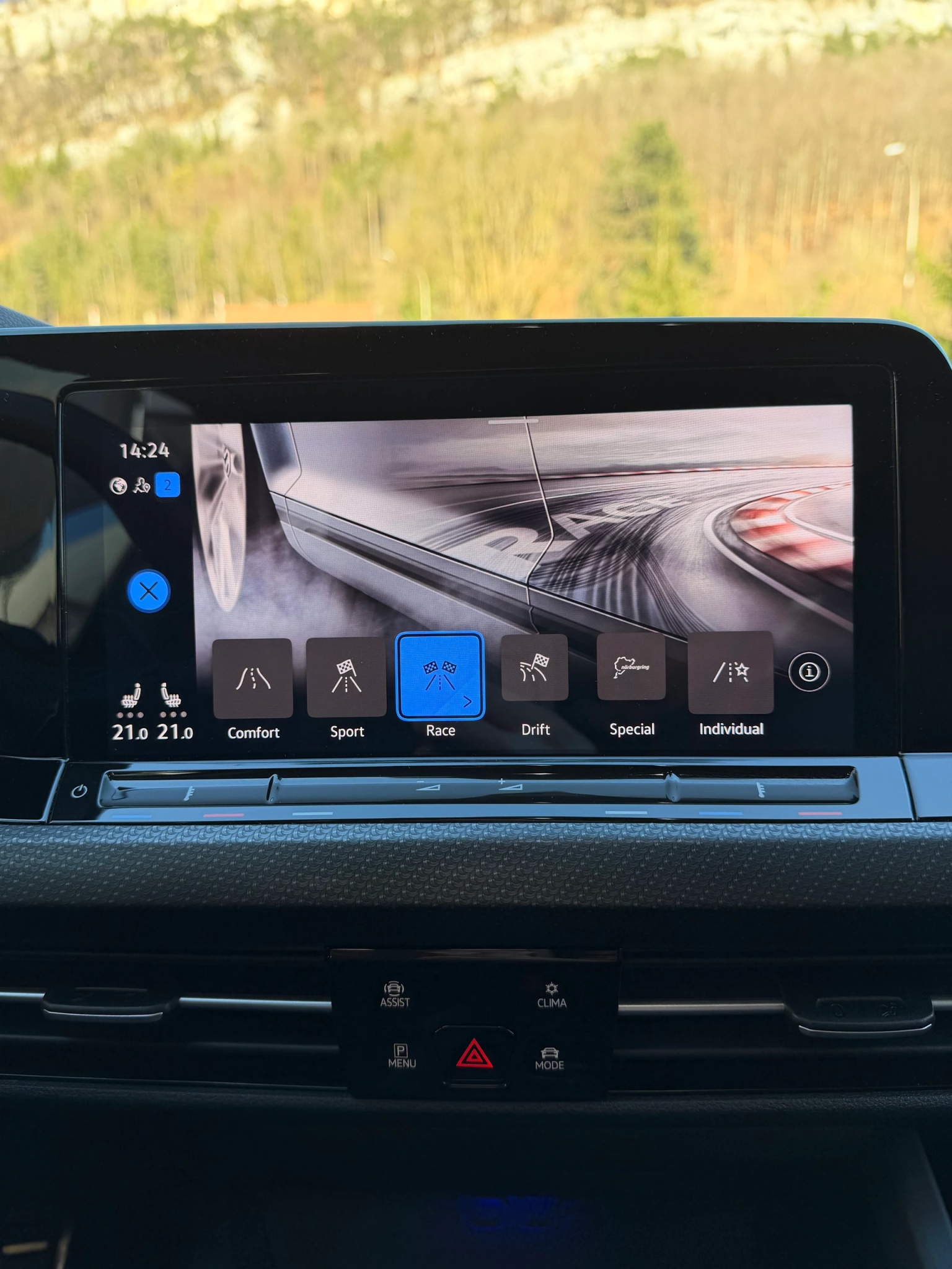 VW Golf 2.0 TSI R DSG 4Motion-image-12