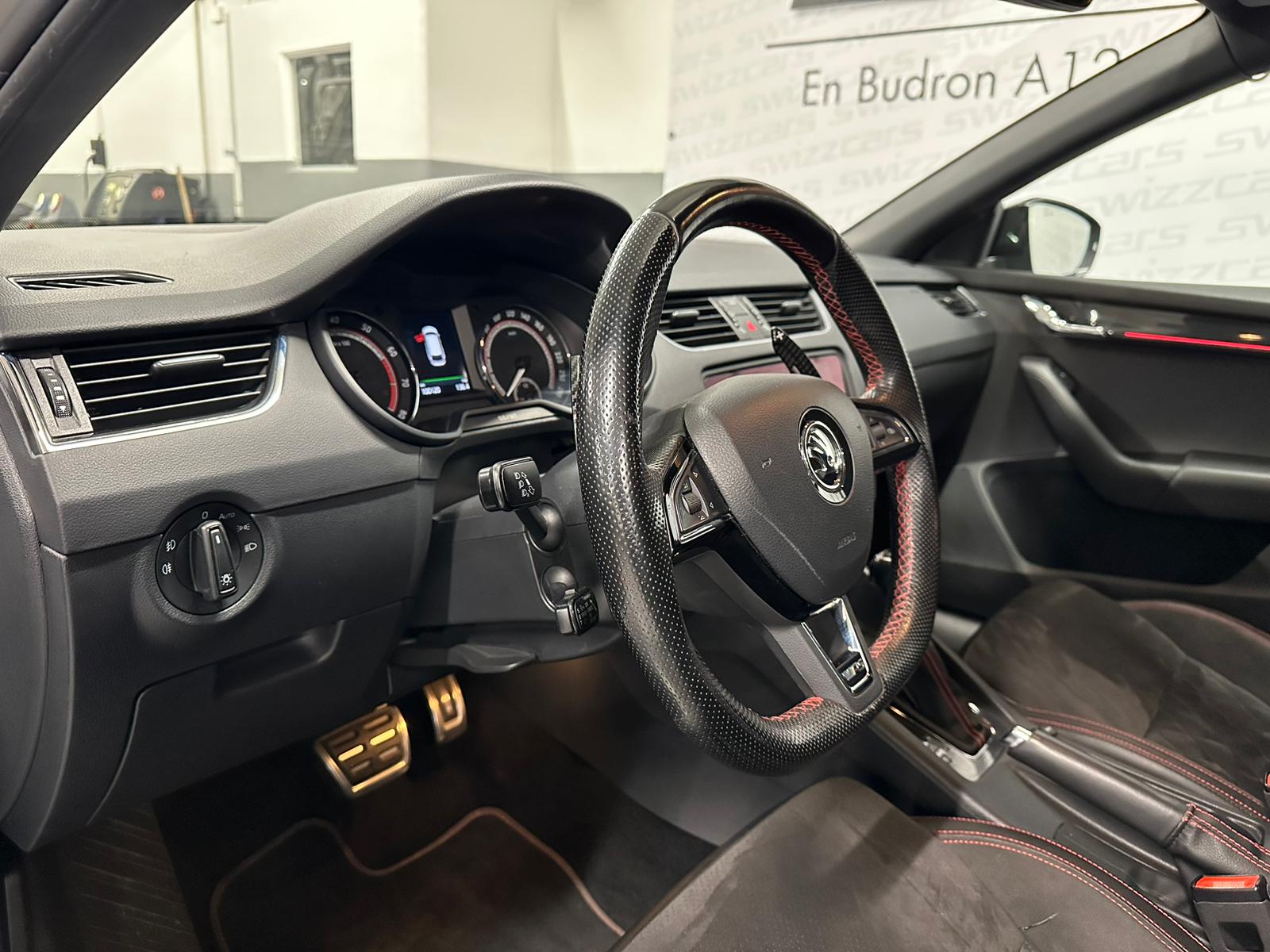 SKODA Octavia Combi 2.0 TSI RS DSG-image-5