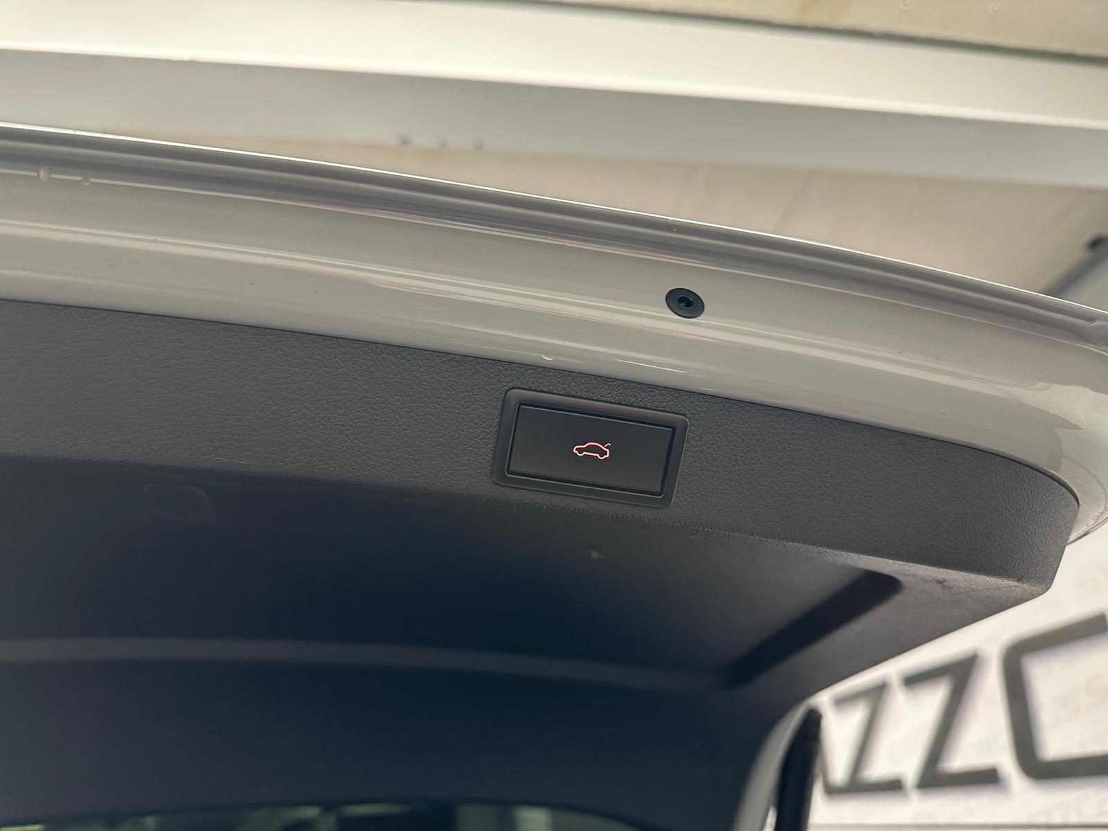 SKODA Octavia Combi 2.0 TSI RS DSG-image-11