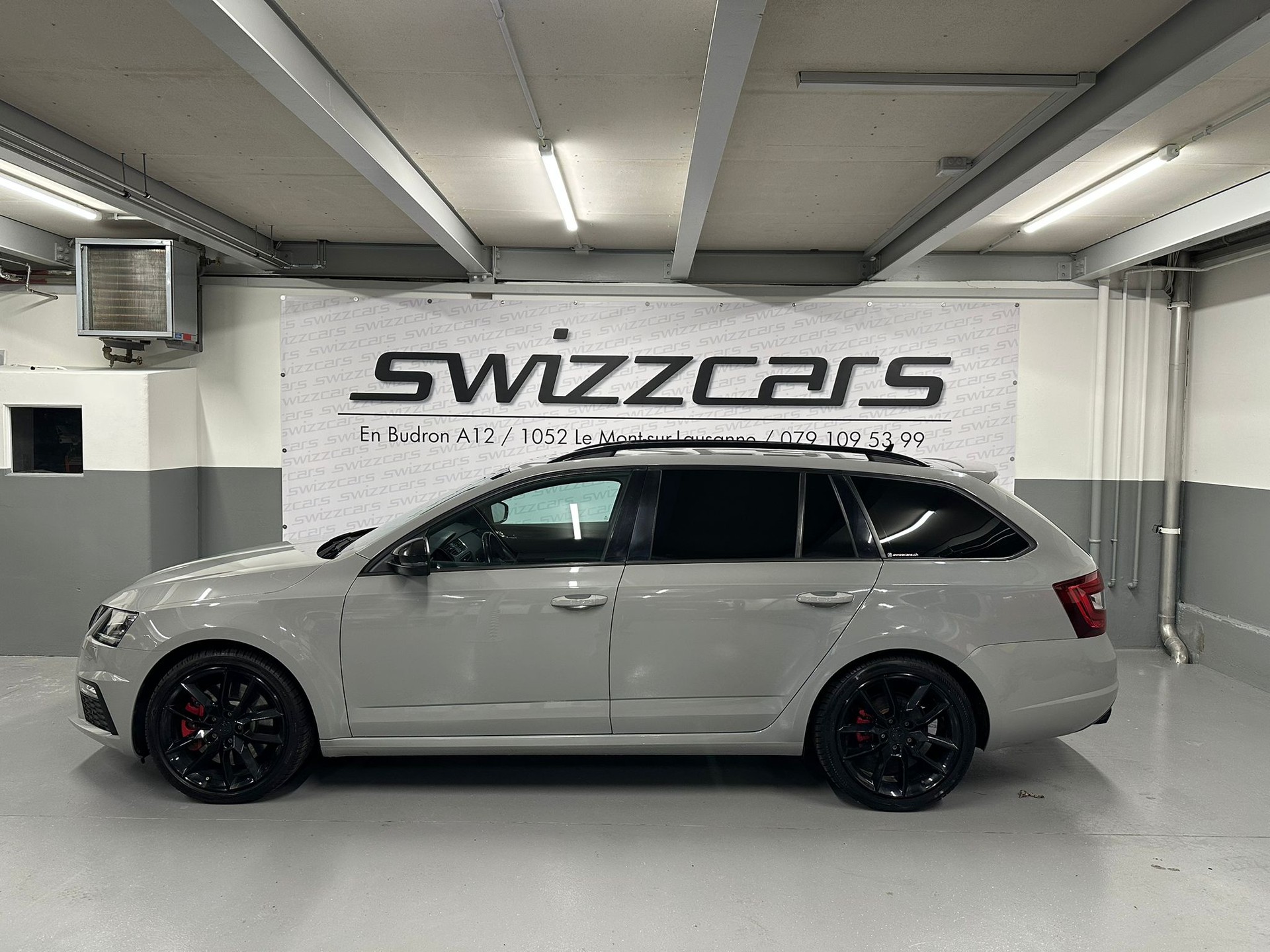 SKODA Octavia Combi 2.0 TSI RS DSG-image-1
