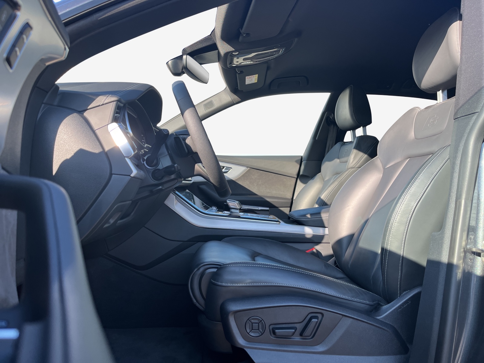 AUDI Q8 55 TFSI e quattro PHEV tiptronic-image-8