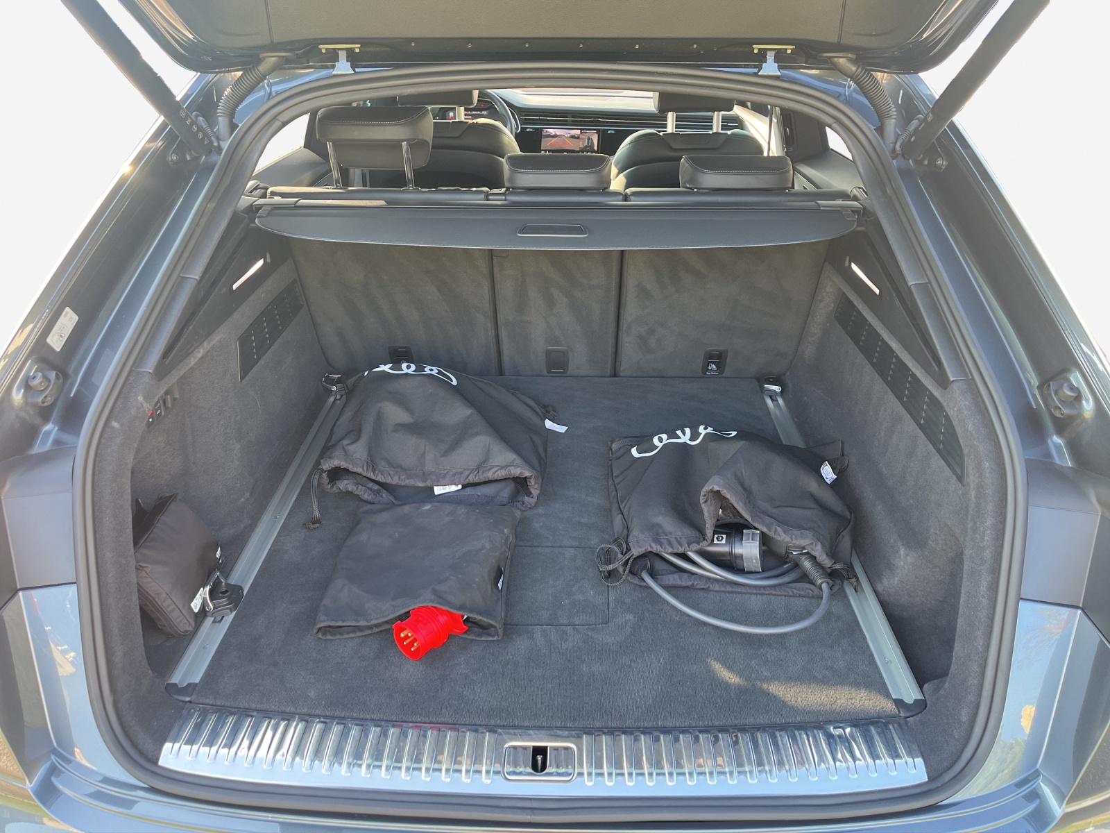AUDI Q8 55 TFSI e quattro PHEV tiptronic-image-13
