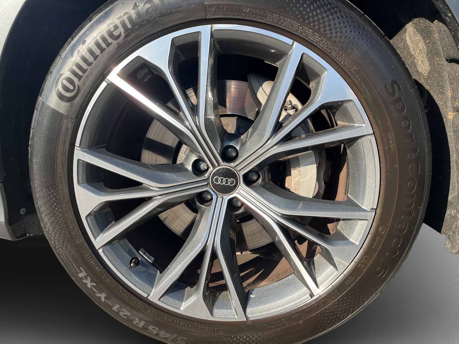 AUDI Q8 55 TFSI e quattro PHEV tiptronic-image-16