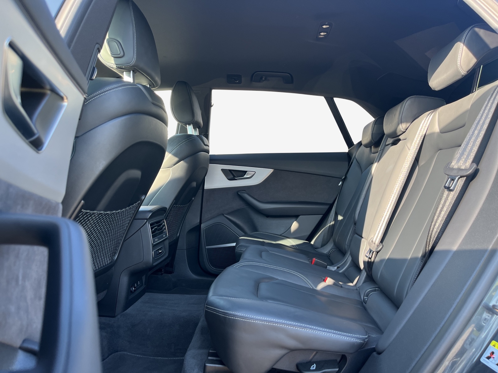 AUDI Q8 55 TFSI e quattro PHEV tiptronic-image-12
