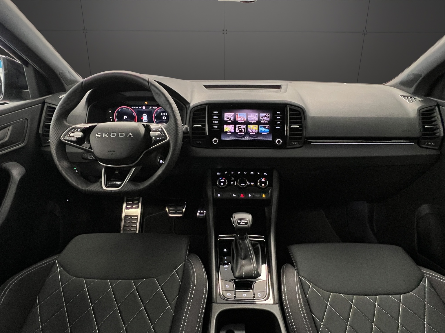 SKODA Karoq 2.0 TSI Dynamic Limited Edition 4x4 DSG-image-9
