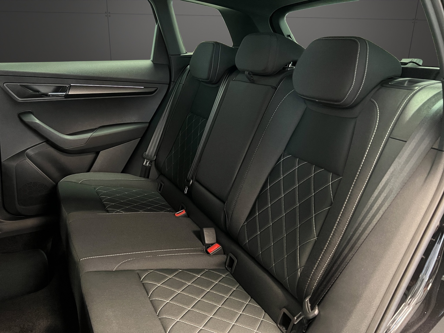 SKODA Karoq 2.0 TSI Dynamic Limited Edition 4x4 DSG-image-8