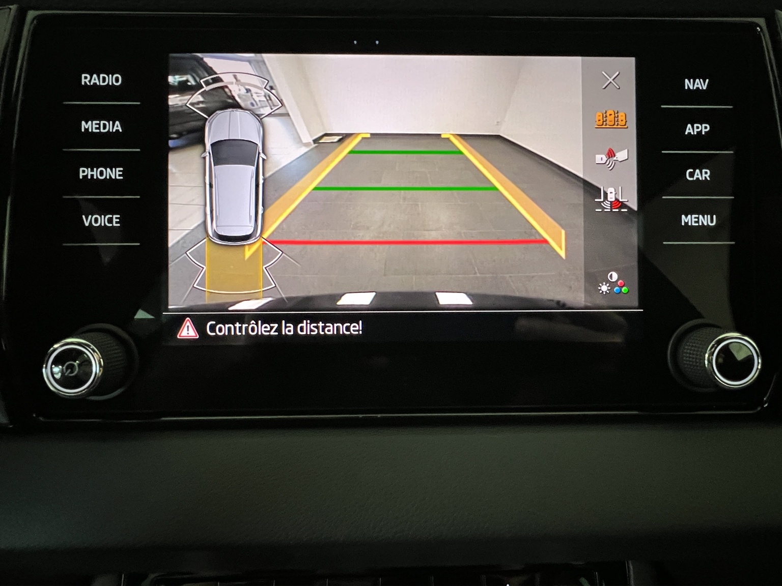 SKODA Karoq 2.0 TSI Dynamic Limited Edition 4x4 DSG-image-11