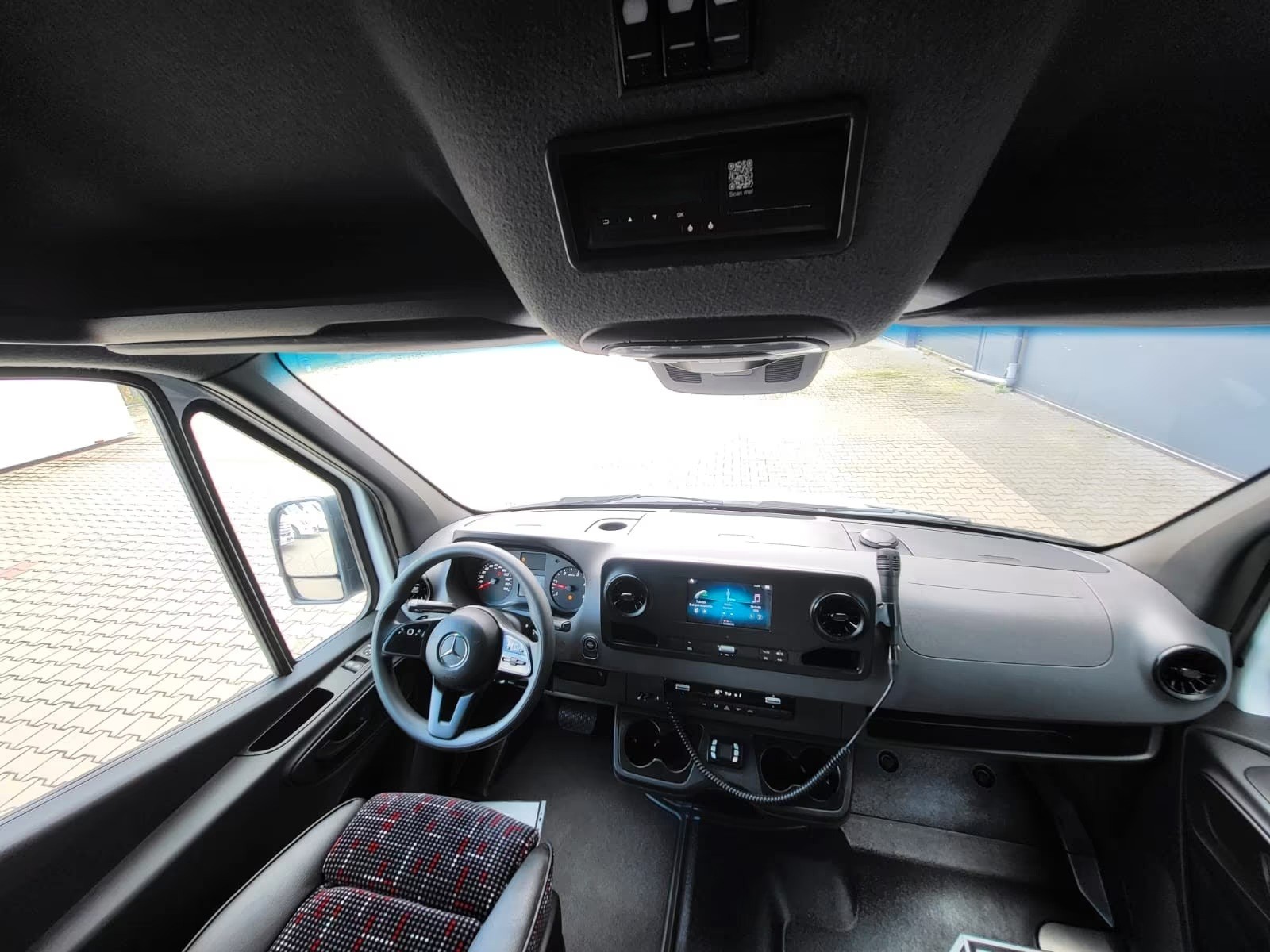 MERCEDES-BENZ Sprinter 517 CDI Extralang 9G-TRONIC 24 Sitzer-image-7