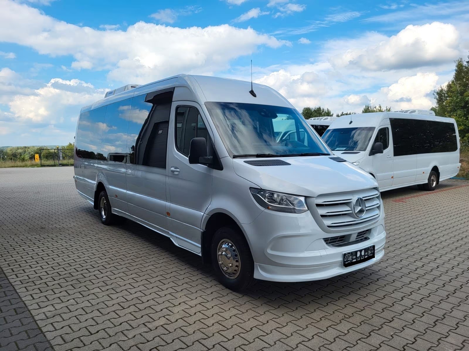 MERCEDES-BENZ Sprinter 517 CDI Extralang 9G-TRONIC 24 Sitzer-image-2