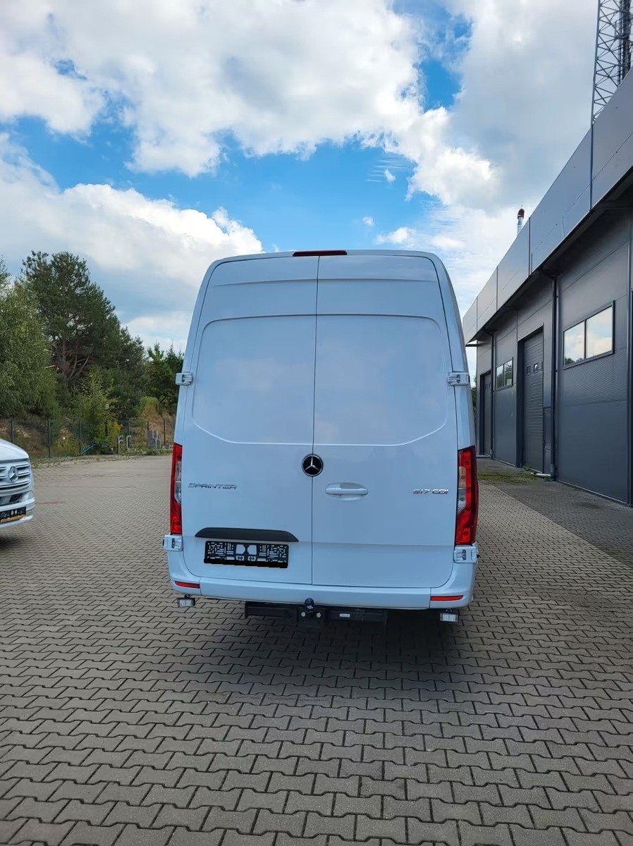 MERCEDES-BENZ Sprinter 517 CDI Extralang 9G-TRONIC 24 Sitzer-image-4