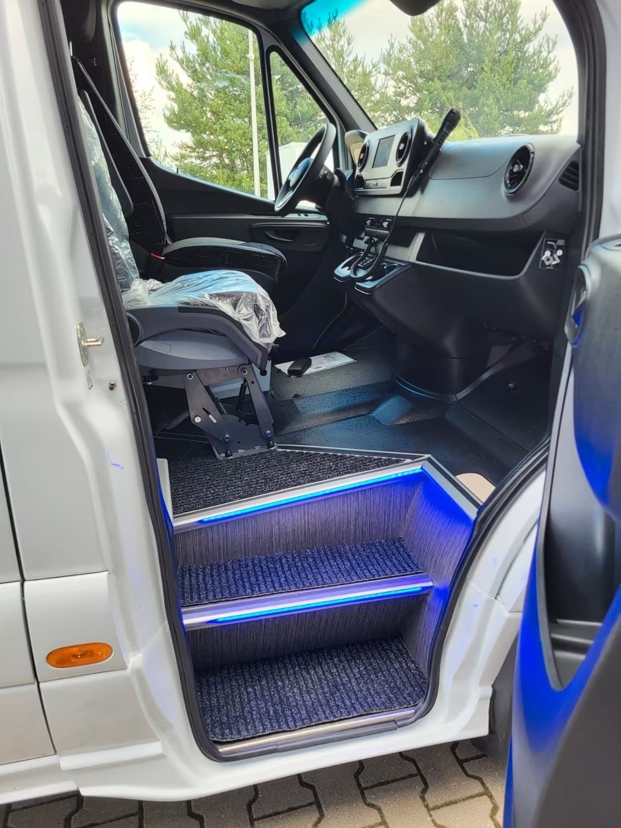 MERCEDES-BENZ Sprinter 517 CDI Extralang 9G-TRONIC 24 Sitzer-image-9