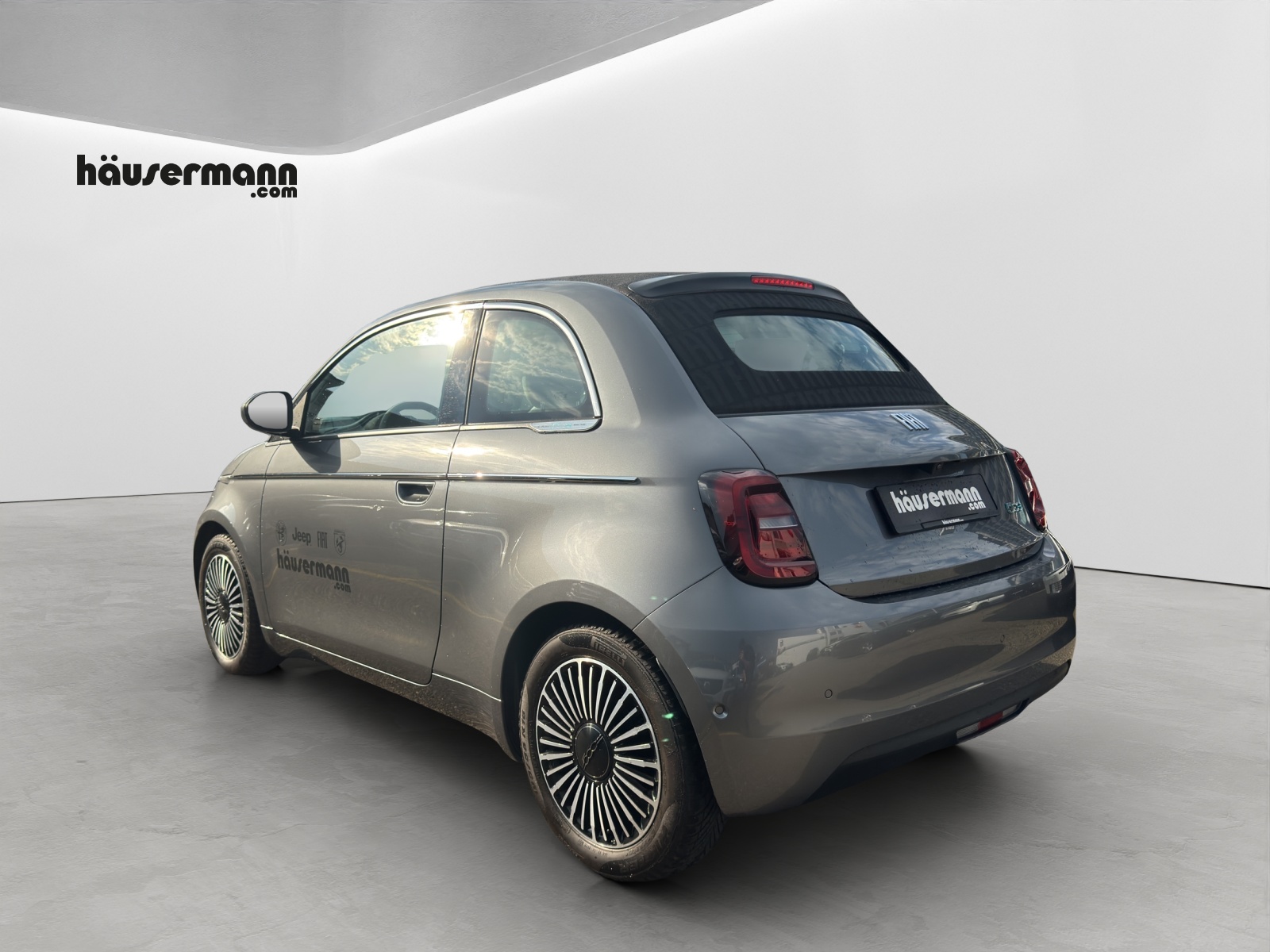 FIAT 500 Cabrio La Prima-image-2