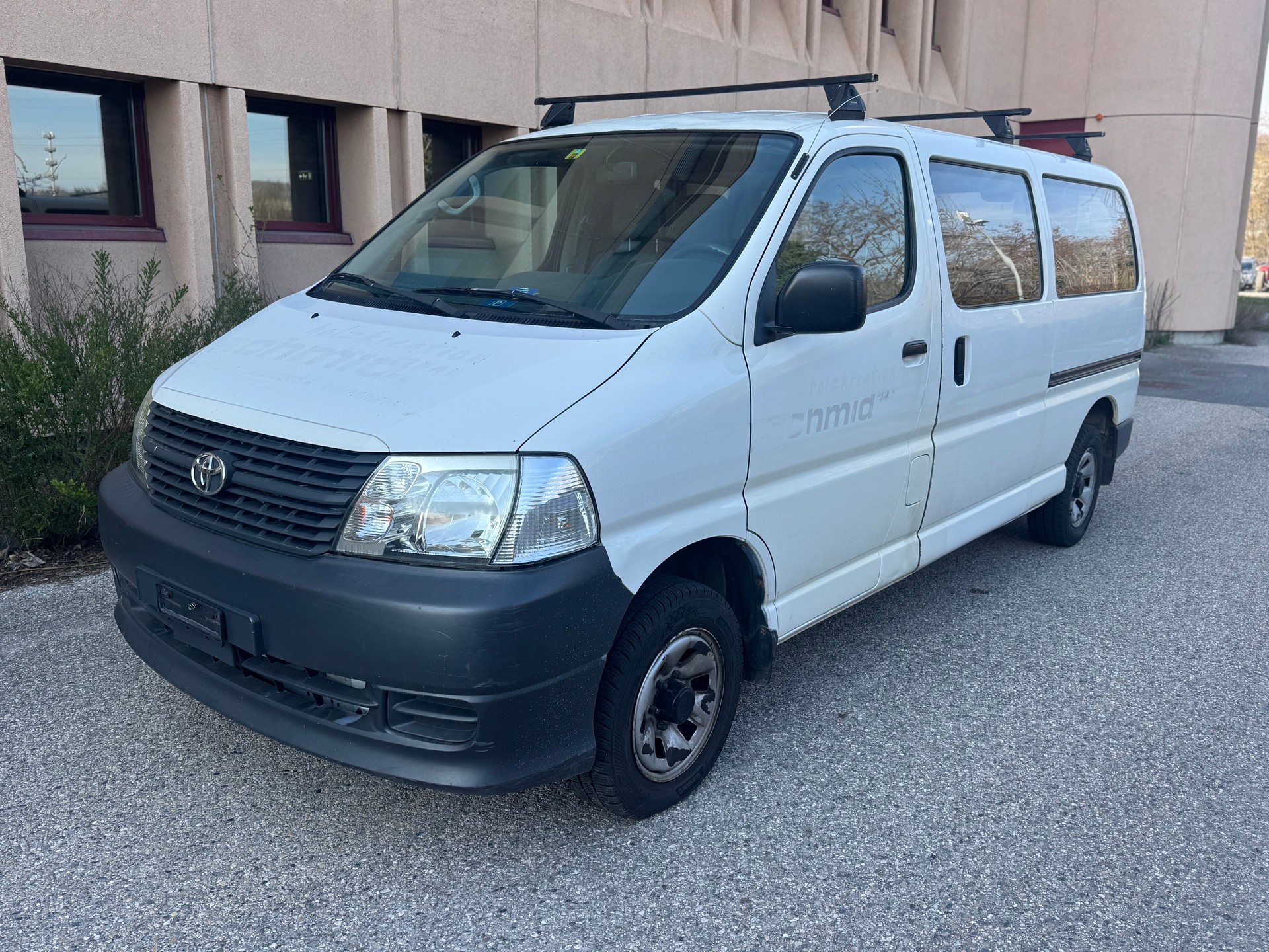TOYOTA Hiace D-4D Van 4WD LWB