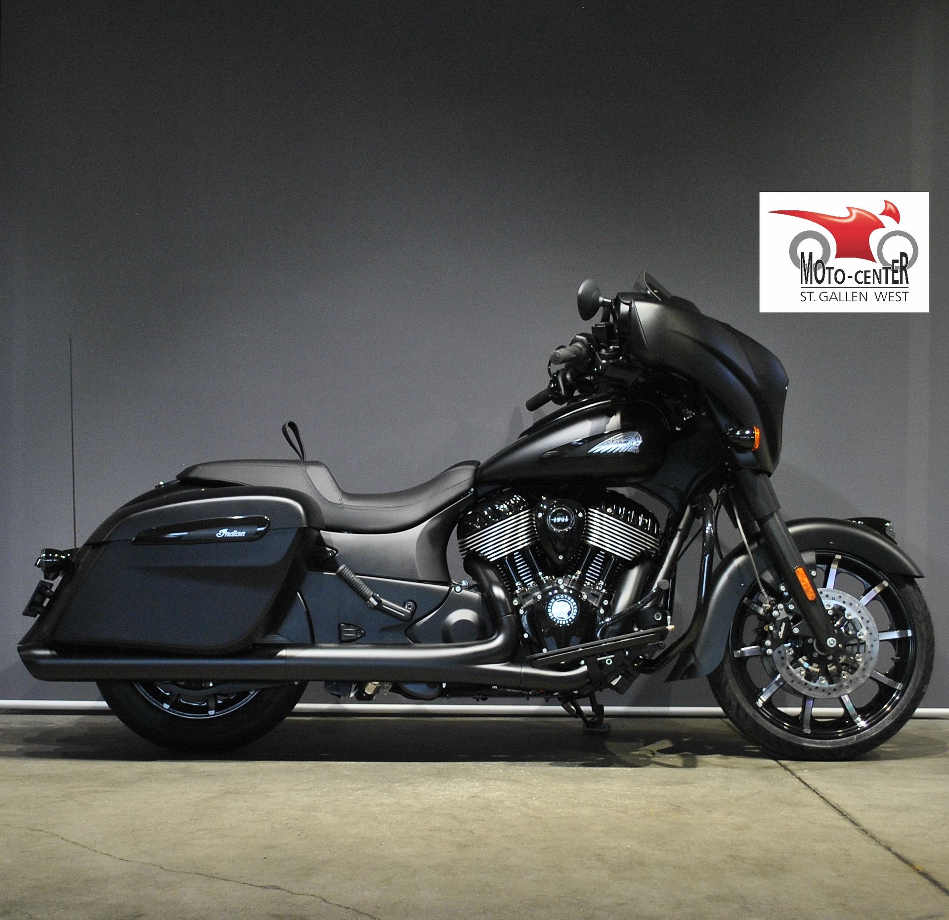 INDIAN Chieftain Dark Horse-showroom-element-1