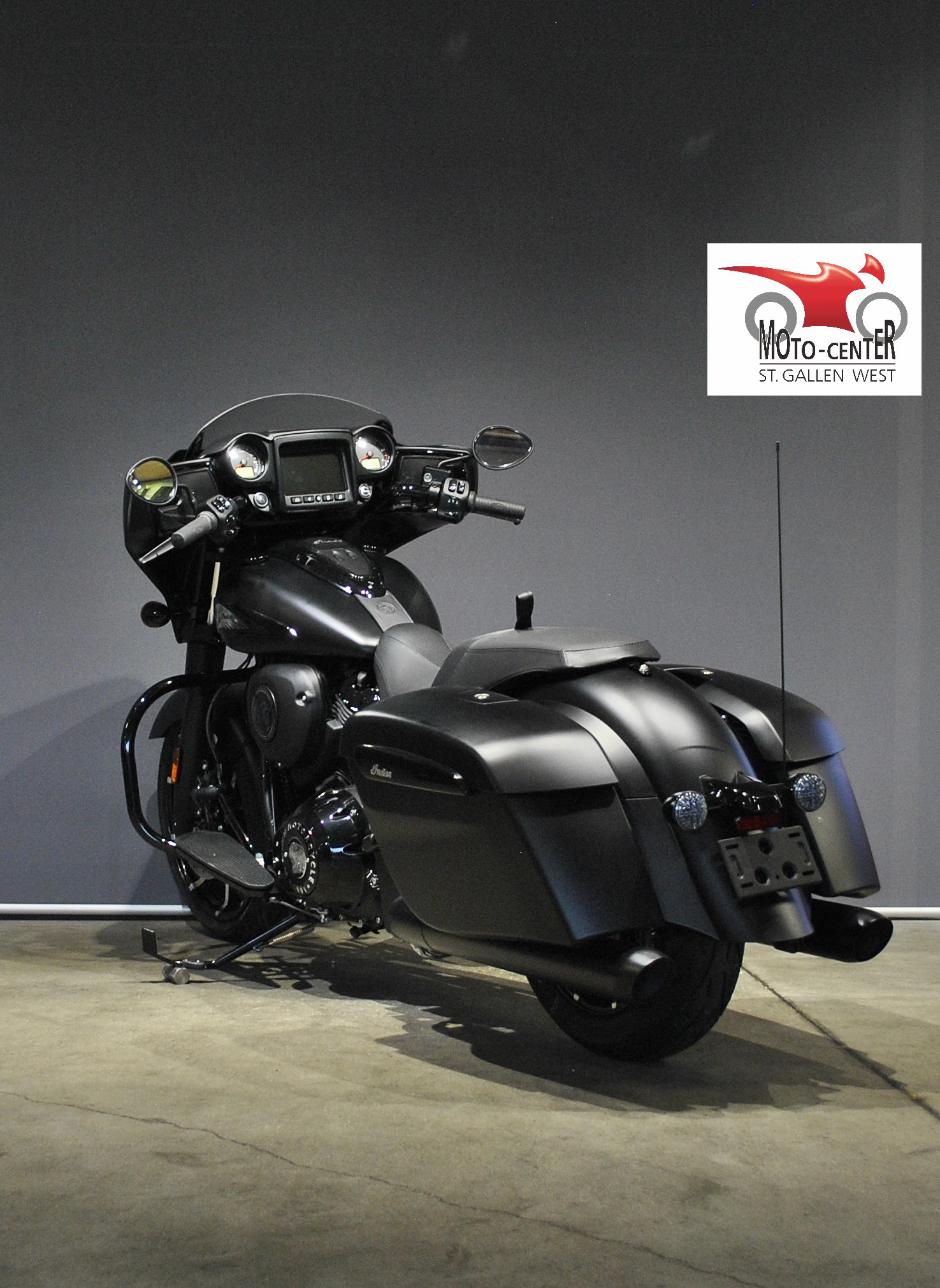 INDIAN Chieftain Dark Horse-showroom-element-3